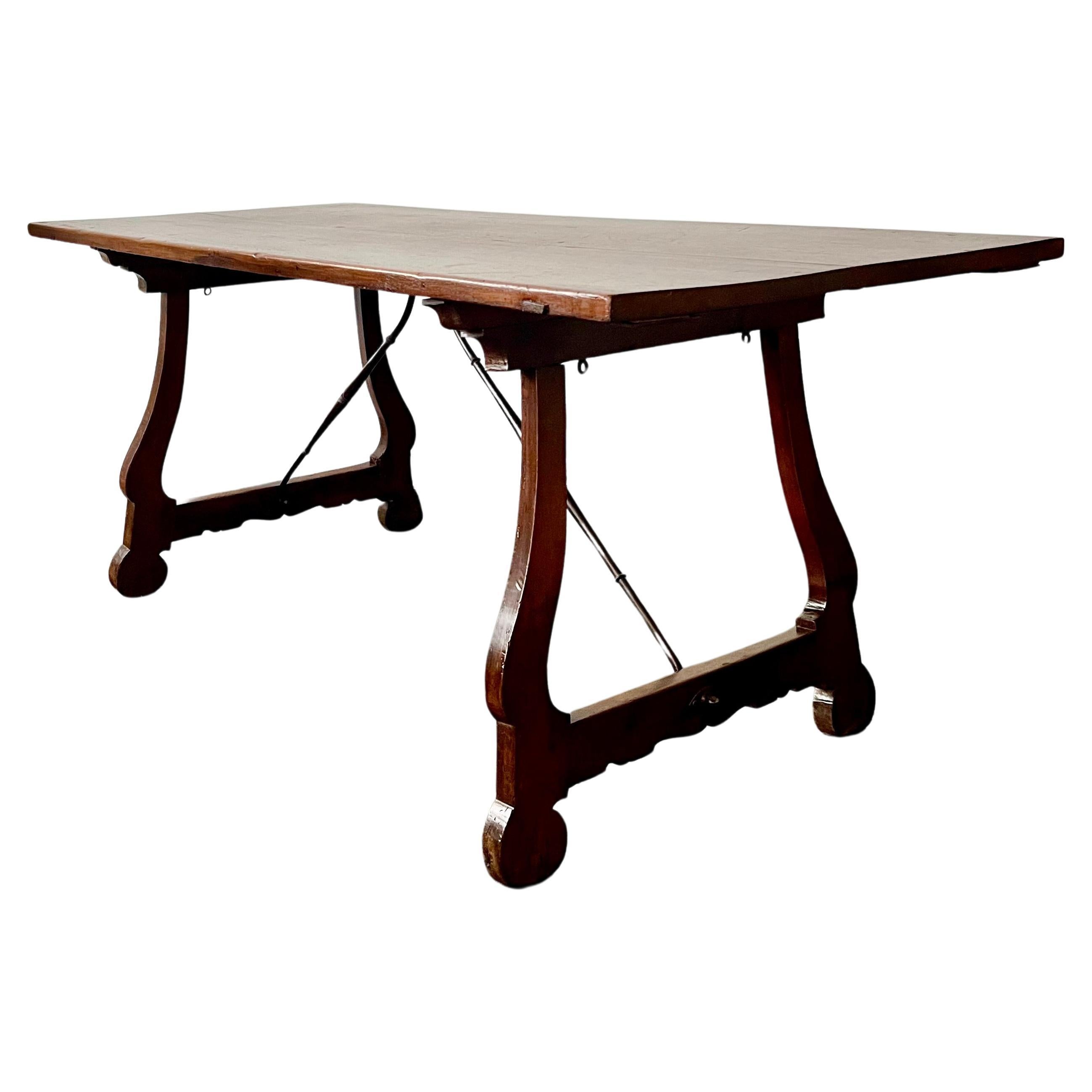 18th century Italian Walnut Trestle Table / Console For Sale