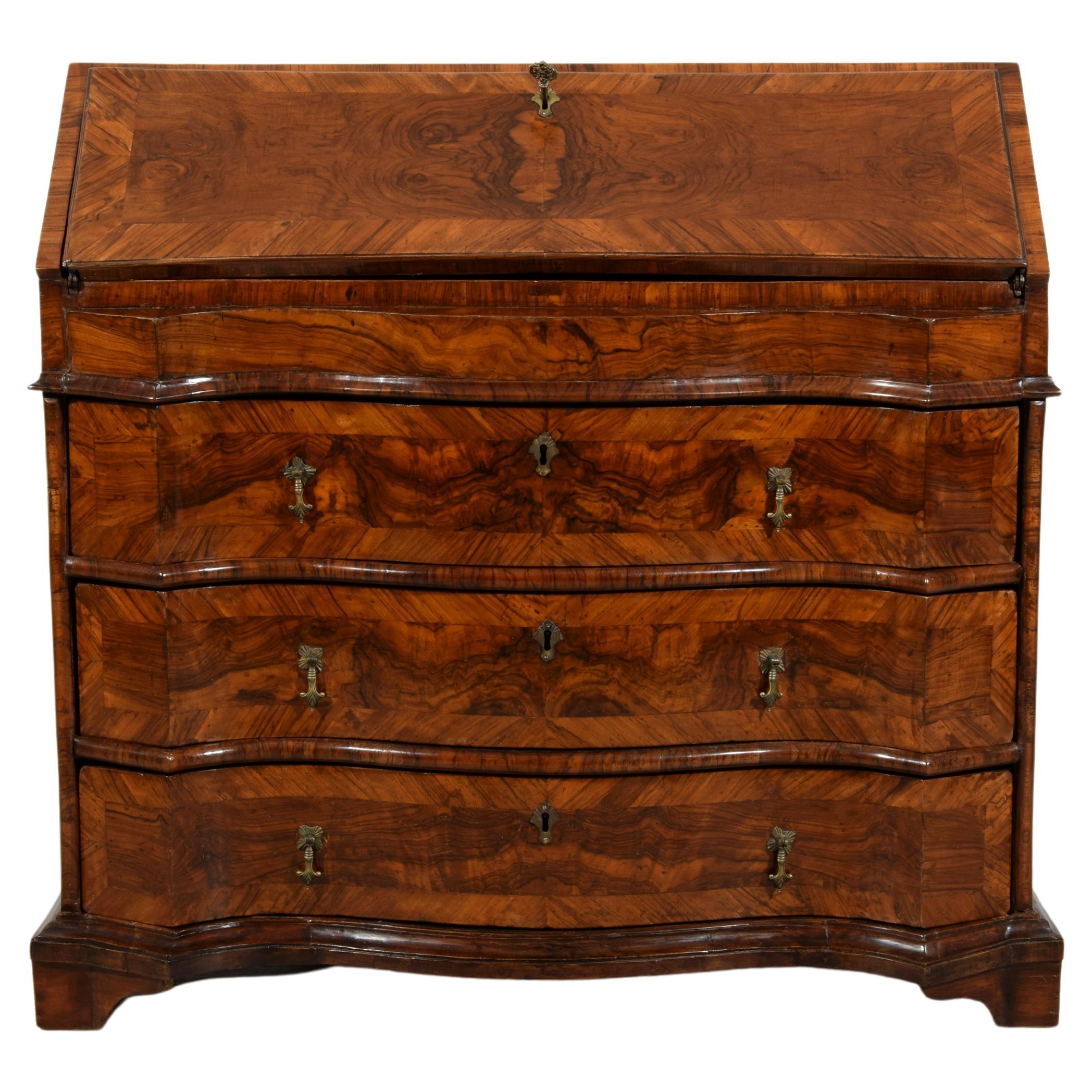 18th Century, Italian Walnut Wood Chest of Drawers with Secrétaire