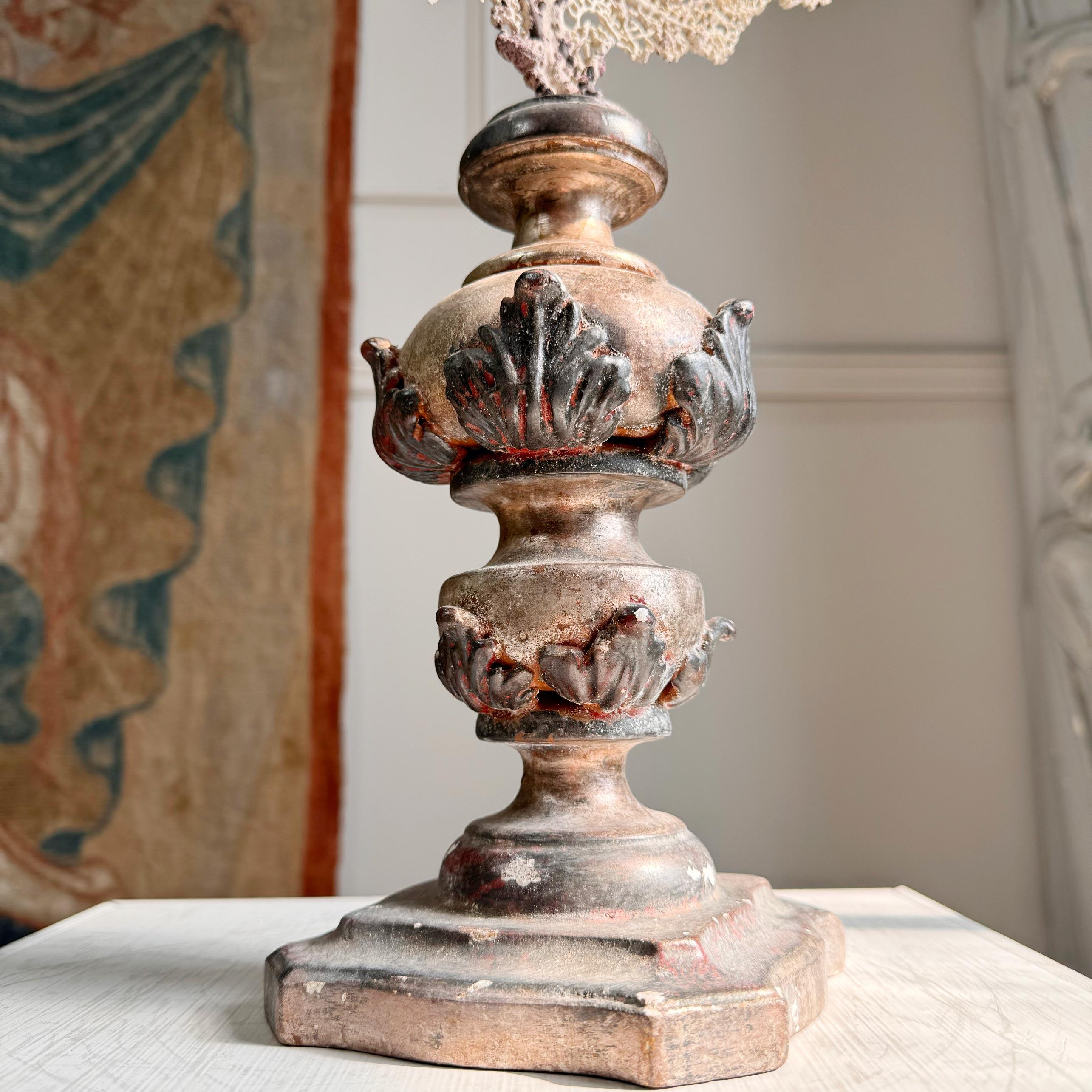 Vase d'autel italien du 18ème siècle en bois et gesso en argent rose en vente 3