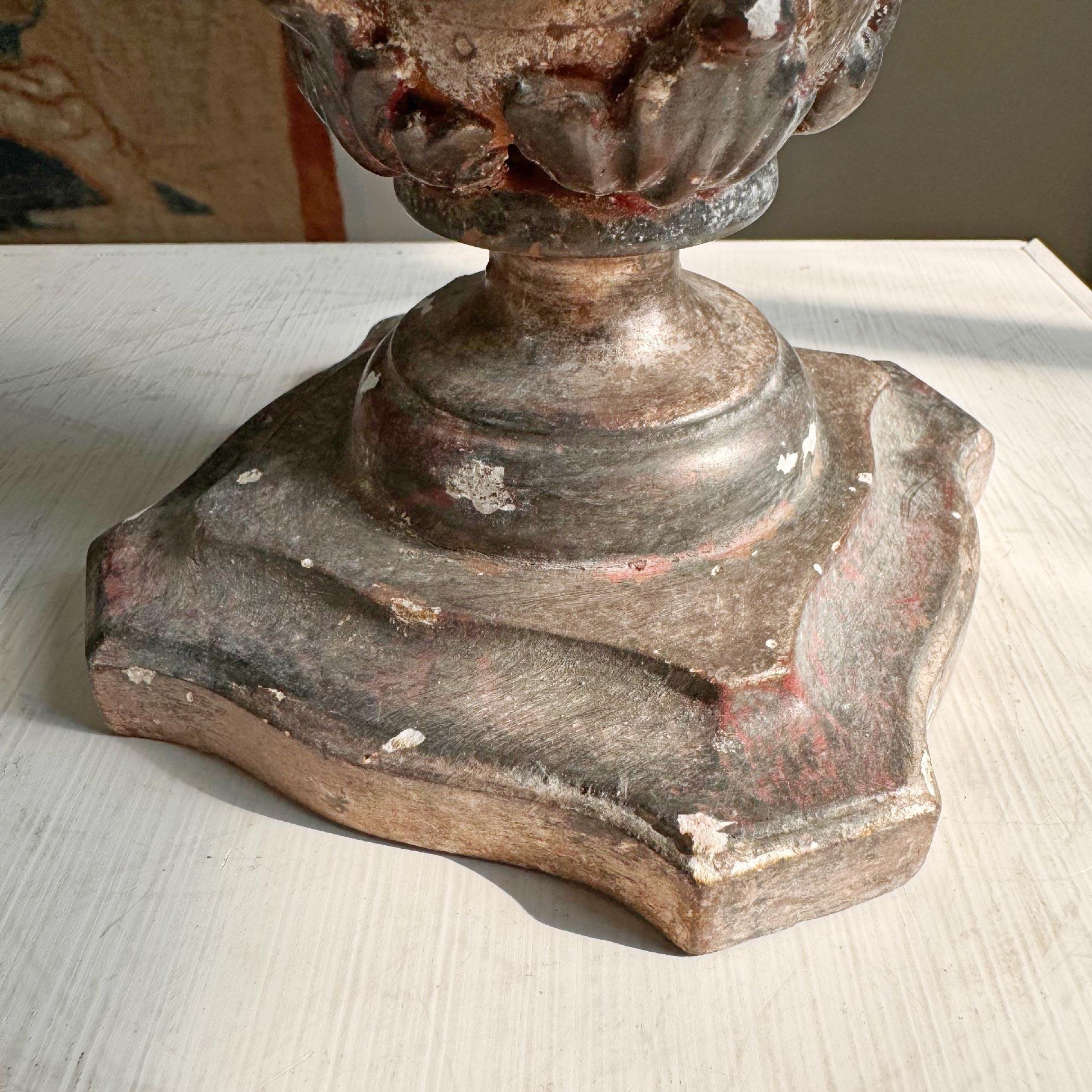 Vase d'autel italien du 18ème siècle en bois et gesso en argent rose Bon état - En vente à Hastings, GB