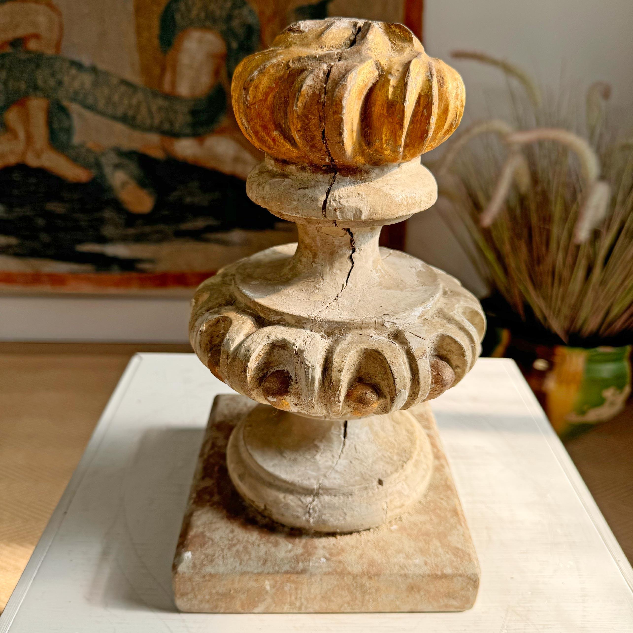 18th Century Italian Wood and Gesso Altar Vase with Flame and Faux Marble For Sale 7