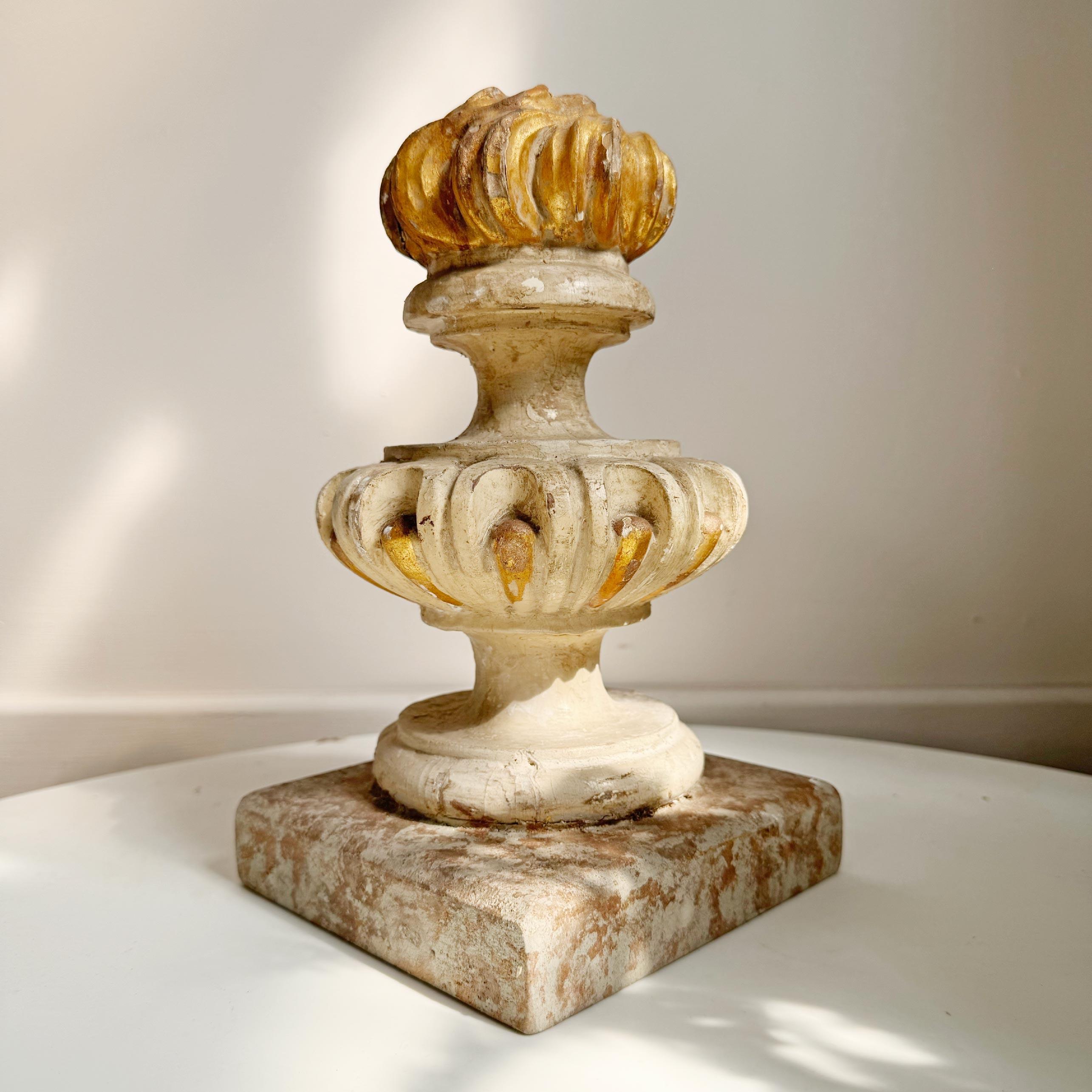 18th Century Italian Wood and Gesso Altar Vase with Flame and Faux Marble For Sale 4