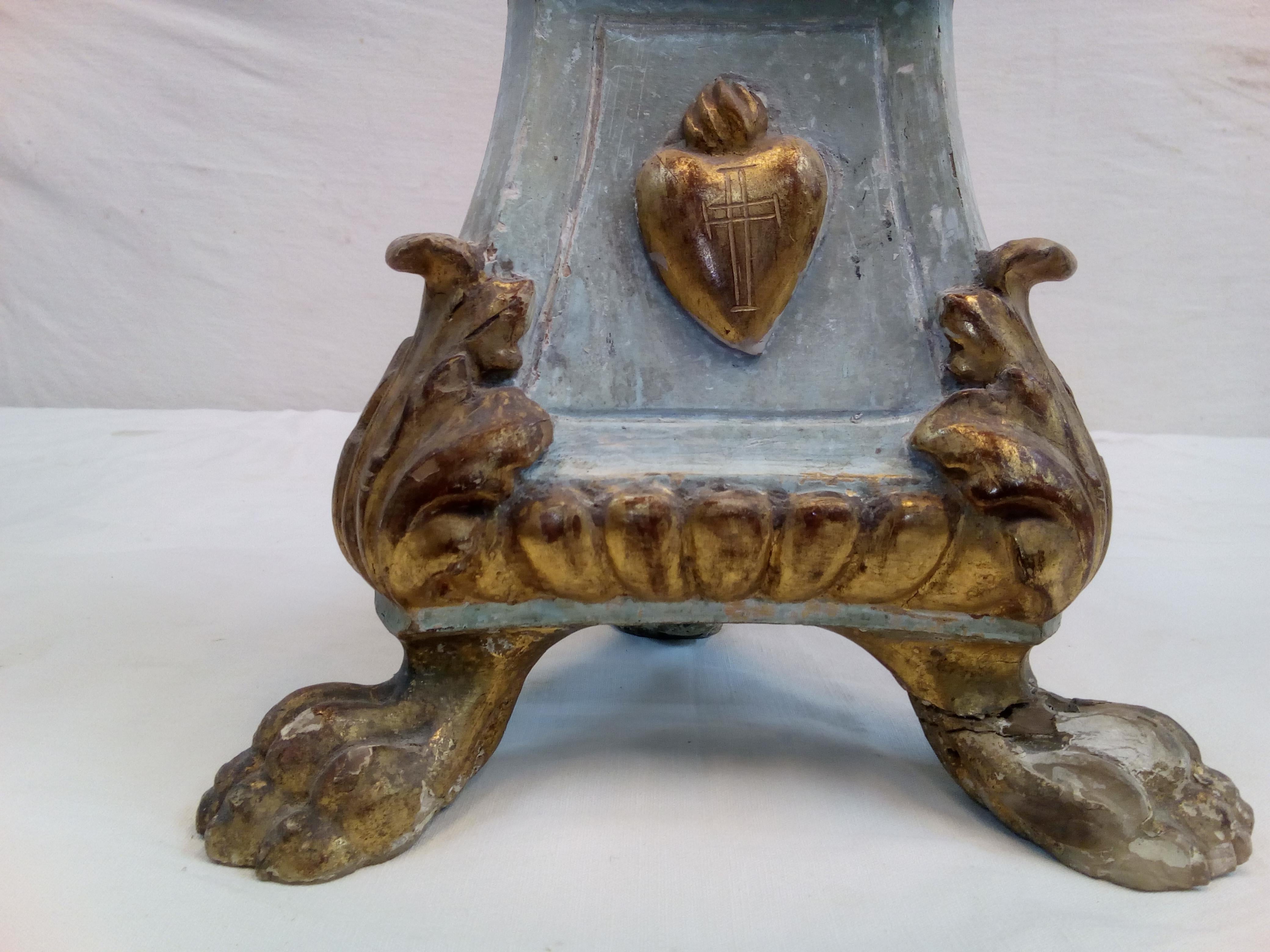 18th Century Italian Wood Candleholder of Order of the Sacred Heart In Good Condition For Sale In Rome, IT