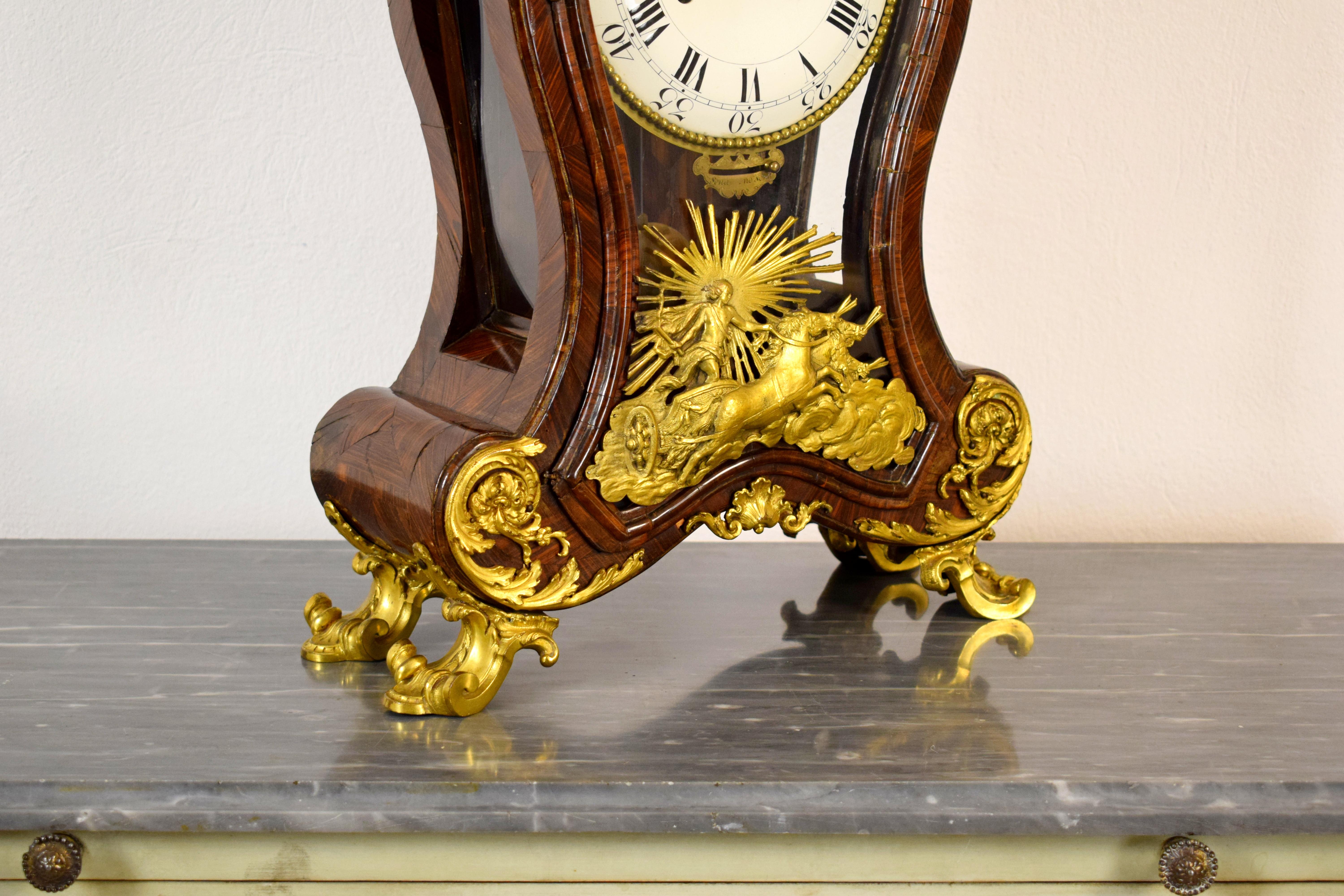Italienische Holz Ringtone- und Alarm-Tischuhr aus dem 18. Jahrhundert mit vergoldeter Bronze im Angebot 7