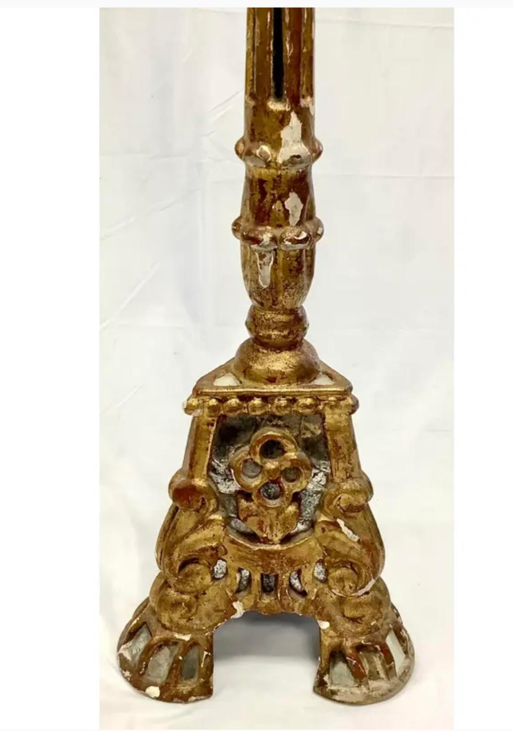 18th Century Italian Wooden Gilt Pricket Lamp For Sale 1