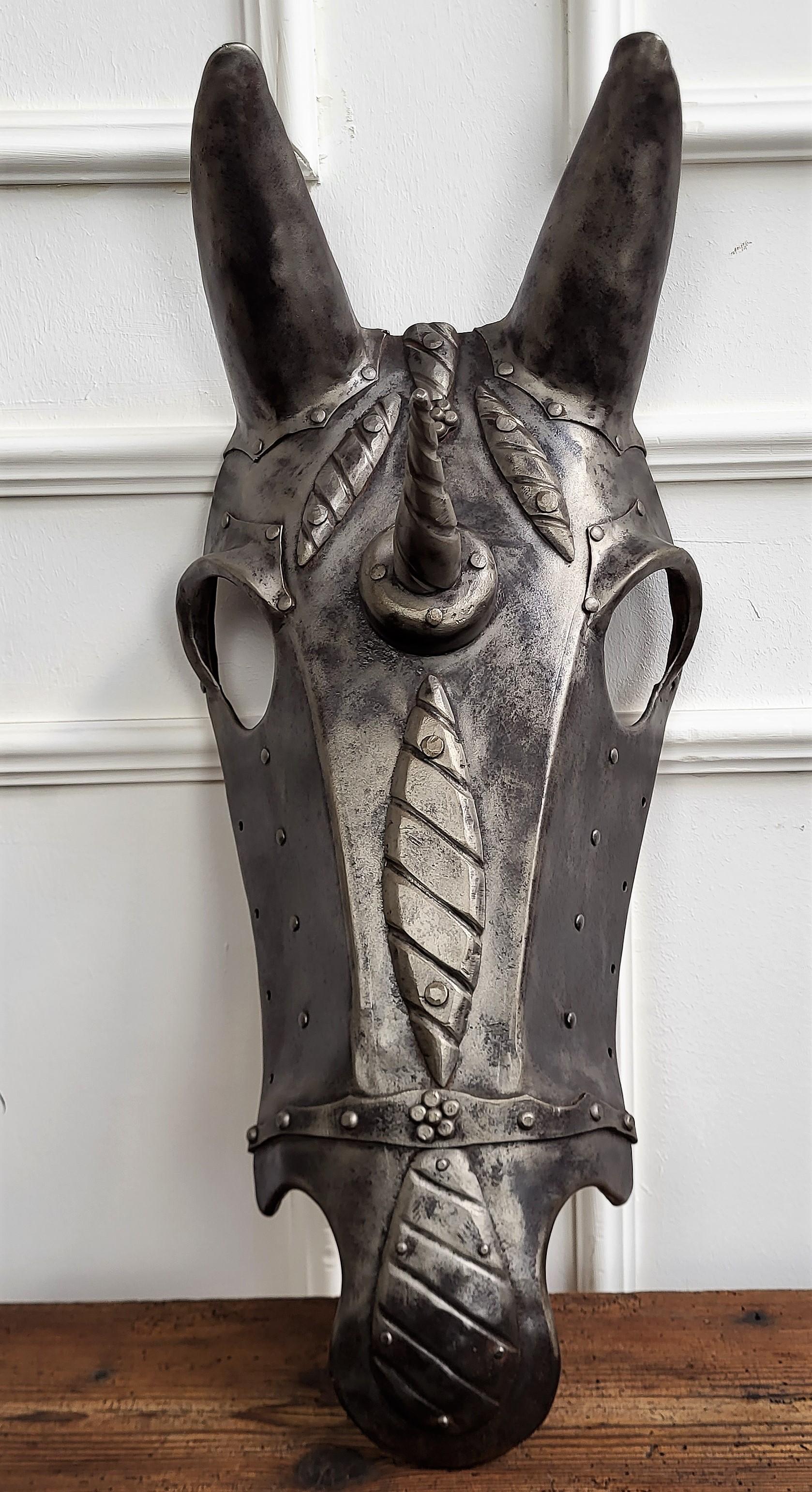 Masque d'armure de cheval en fer forgé italien du 18e siècle, Shaffron en vente 2