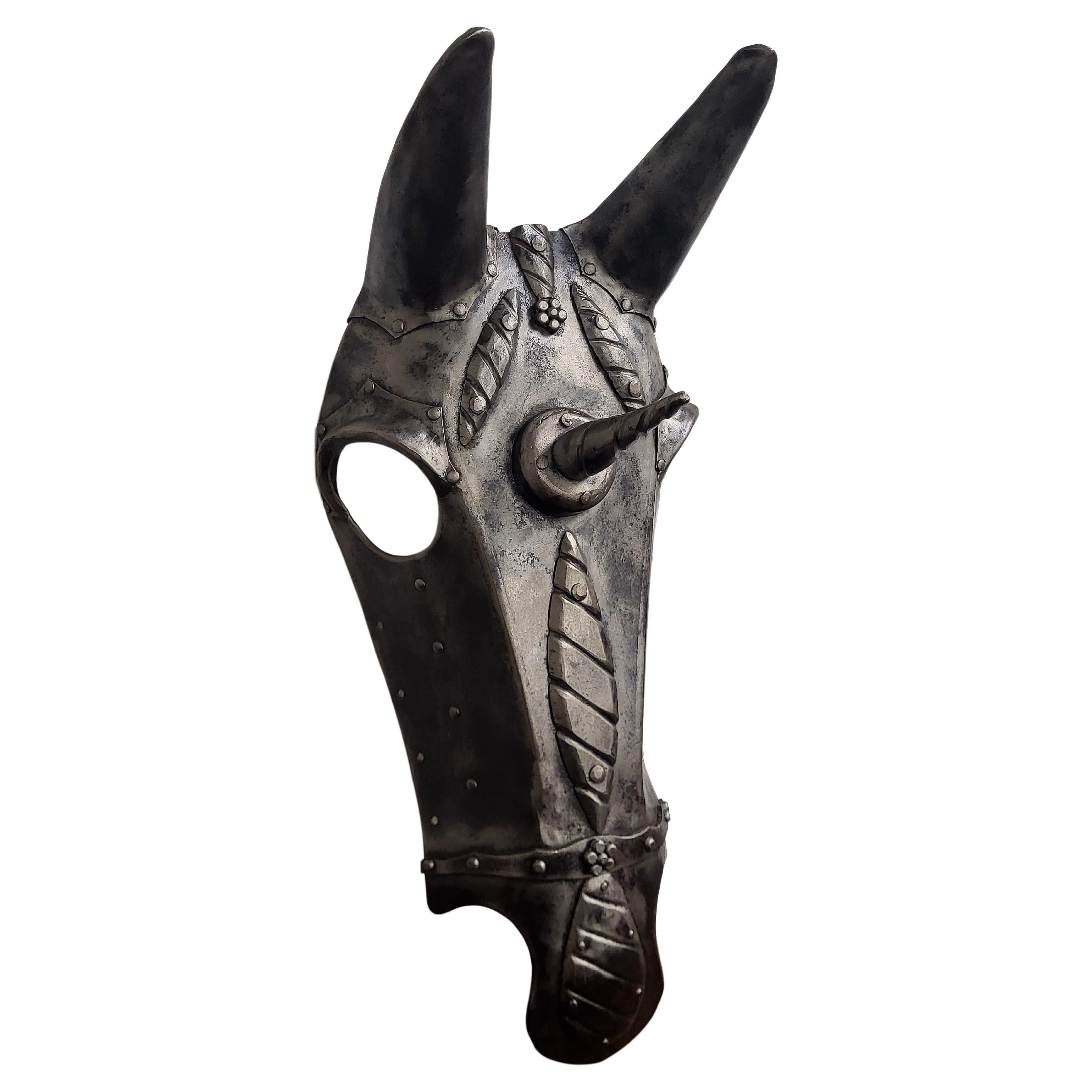 Masque d'armure de cheval en fer forgé italien du 18e siècle, Shaffron en vente