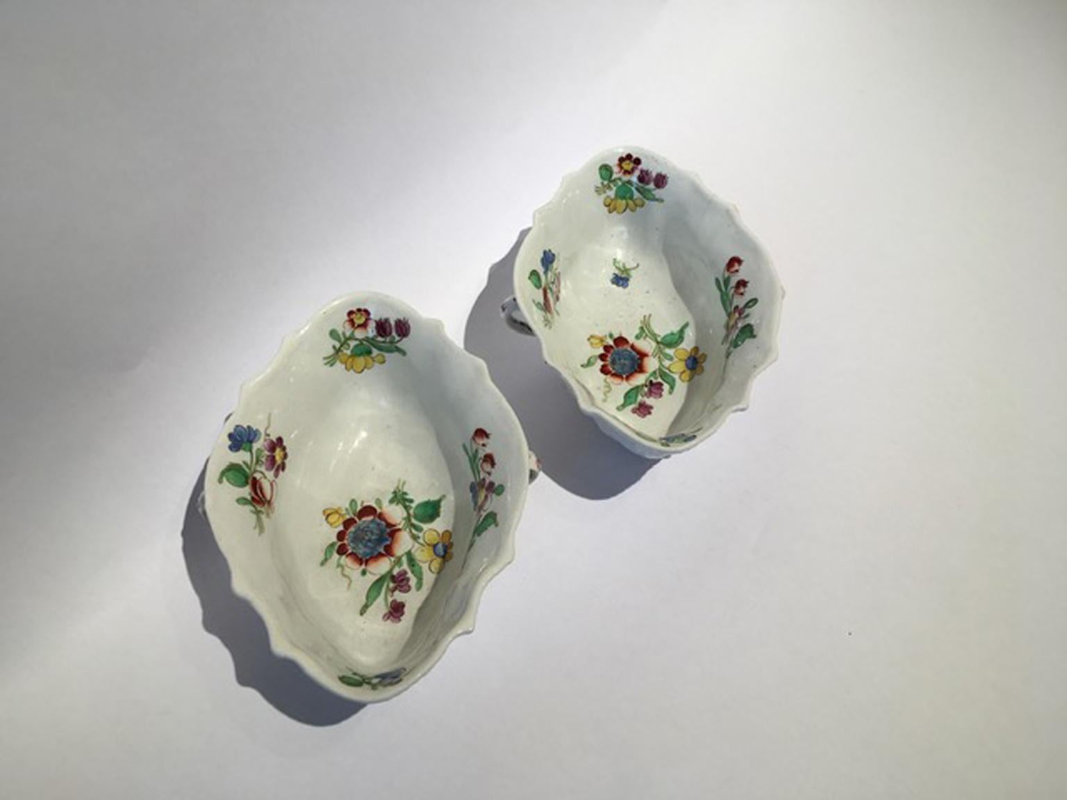 Italy 18th Century Italy Richard Ginori Doccia Pair of Porcelain Sauce Bowls For Sale 4