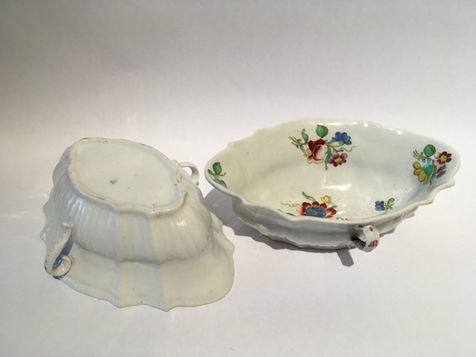 Hand-Crafted Italy 18th Century Italy Richard Ginori Doccia Pair of Porcelain Sauce Bowls For Sale