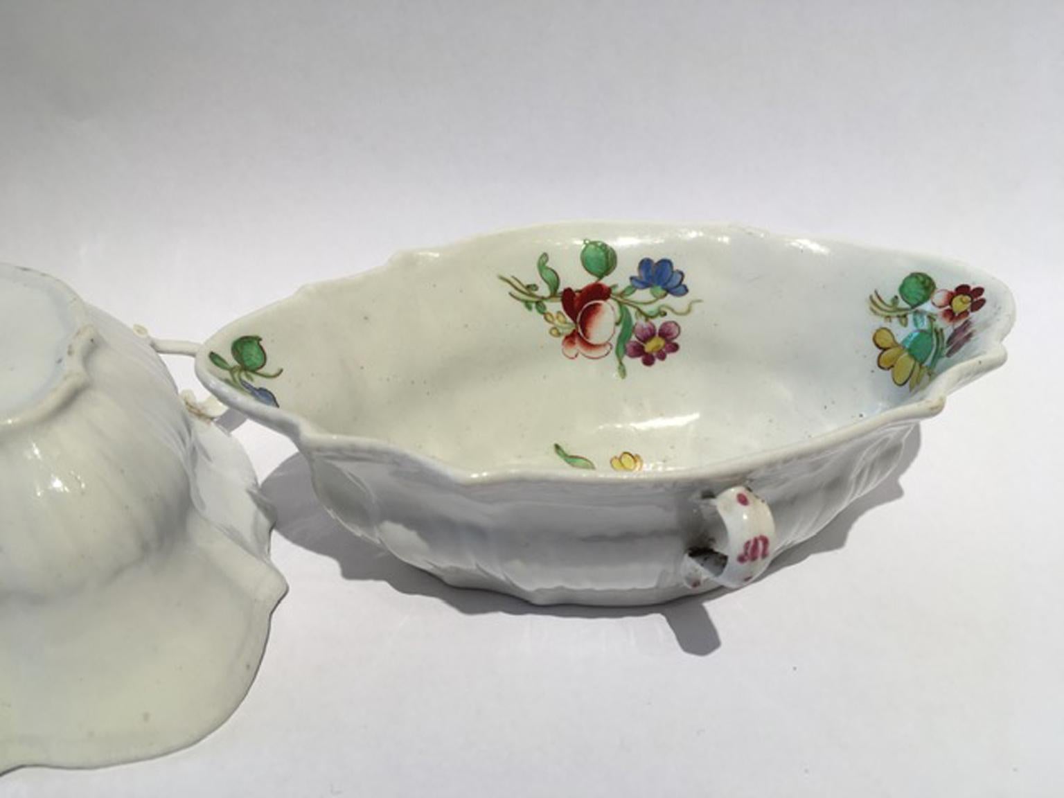 Italy 18th Century Italy Richard Ginori Doccia Pair of Porcelain Sauce Bowls In Good Condition For Sale In Brescia, IT