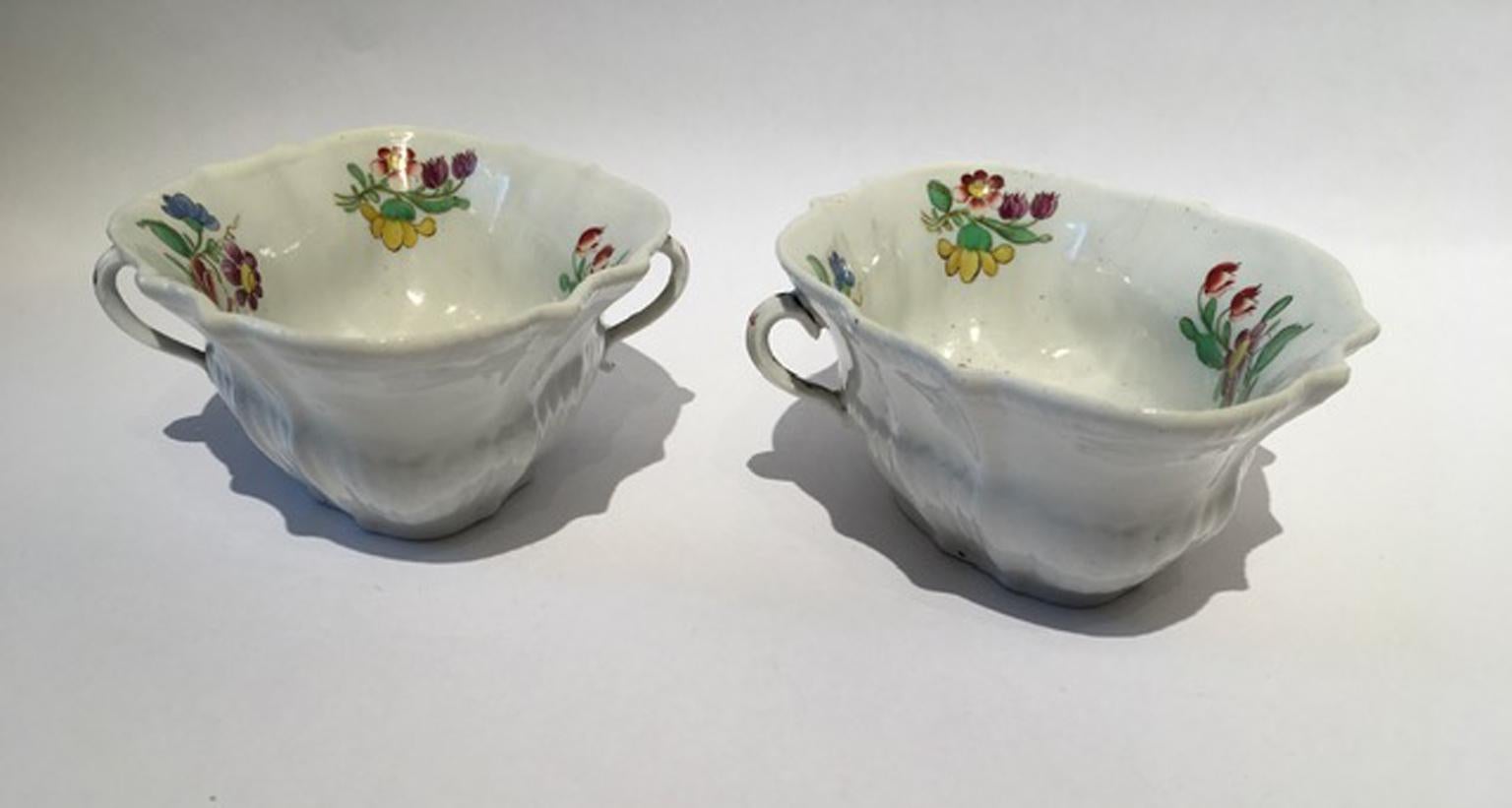 Porcelaine Paire de bols à sauce en porcelaine Richard Ginori Doccia, Italie, 18ème siècle en vente