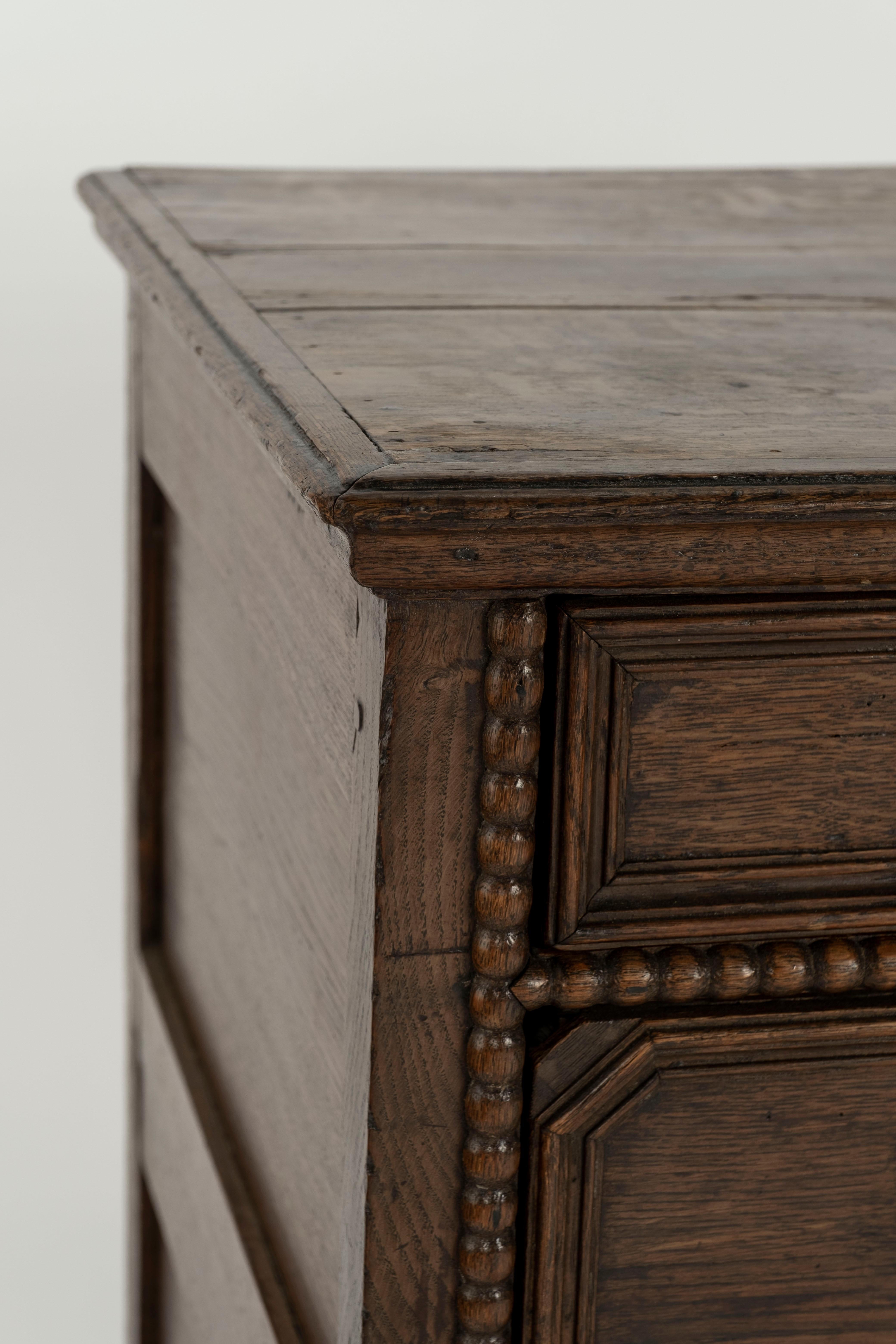 Fino al XVIII secolo Cassapanca giacobiana del XVIII secolo in vendita