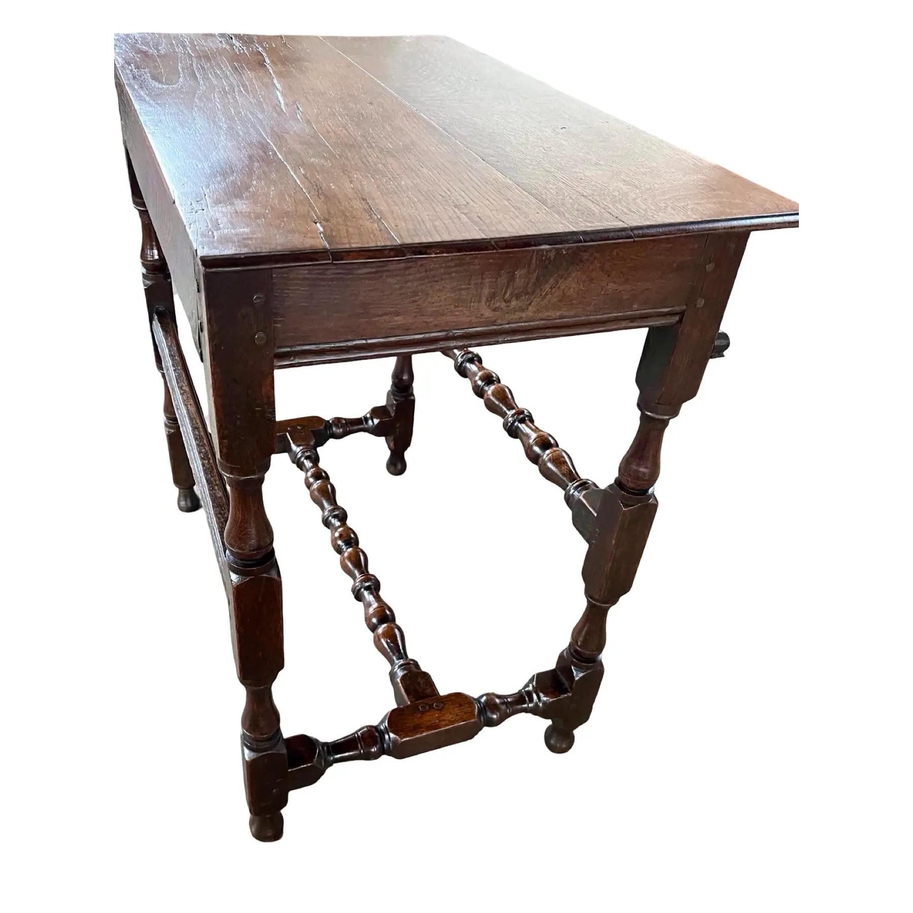 18. Jahrhundert Jacobean English Oak Beistelltisch (Jakobinisch) im Angebot