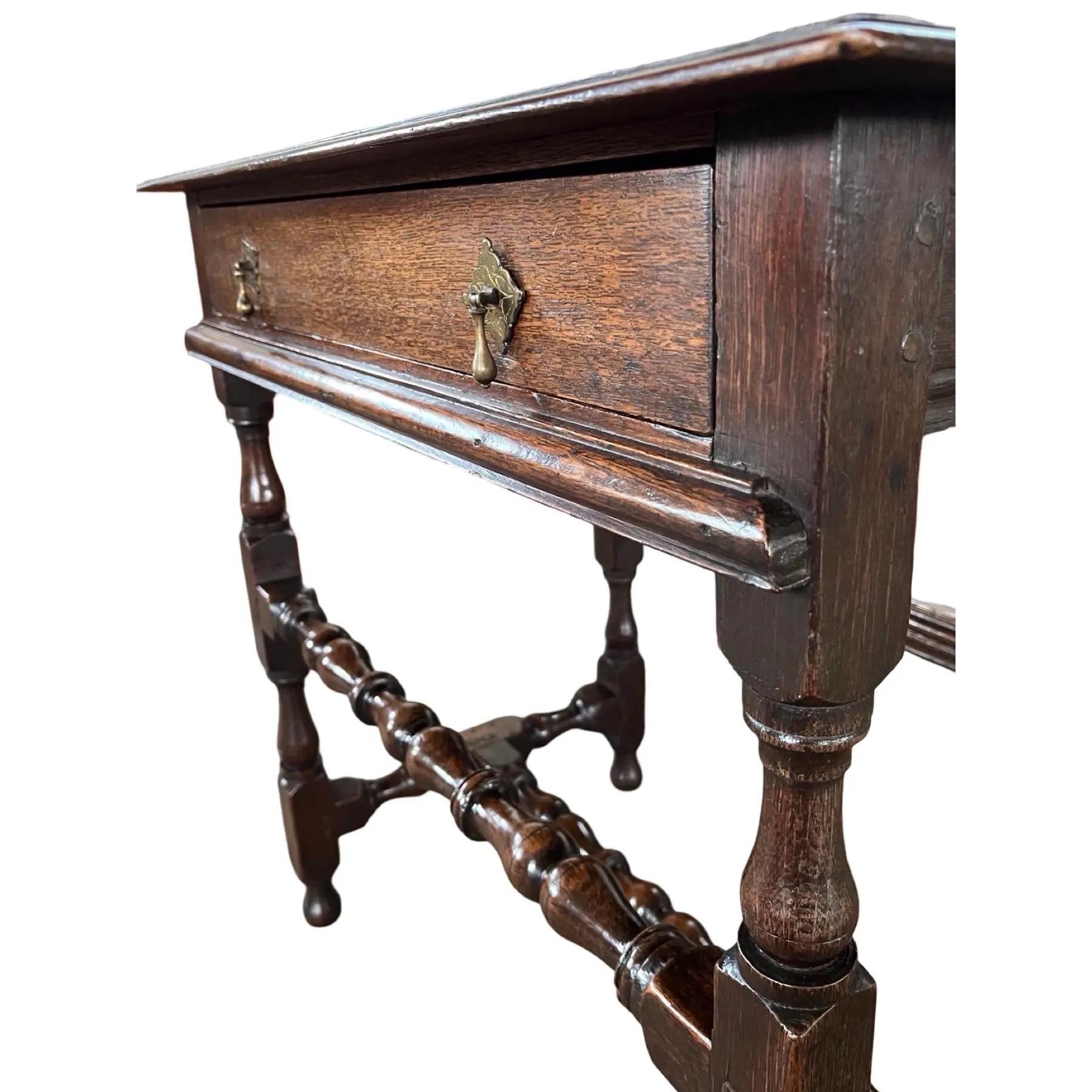 18. Jahrhundert Jacobean English Oak Beistelltisch (Eichenholz) im Angebot