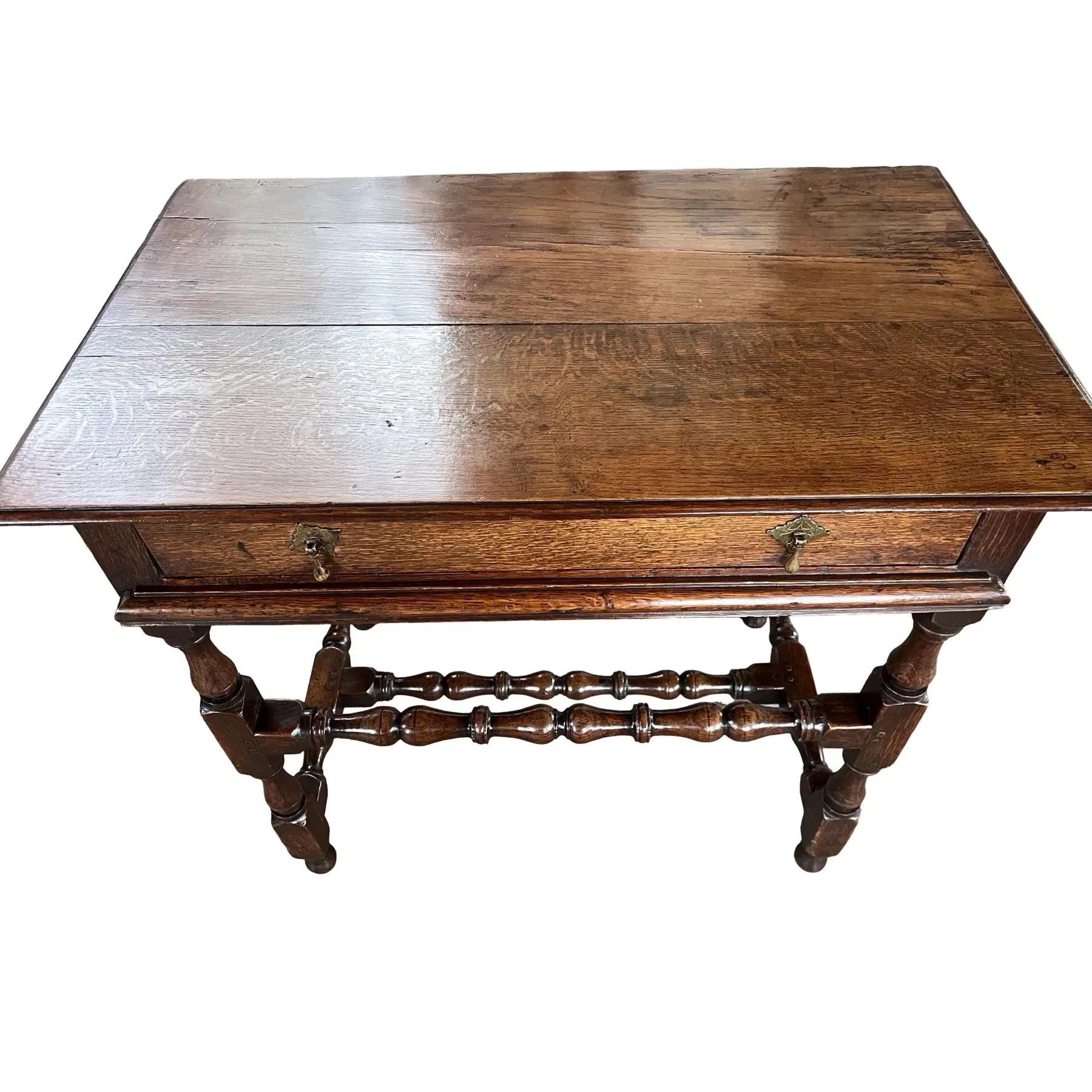 18. Jahrhundert Jacobean English Oak Beistelltisch im Angebot 2