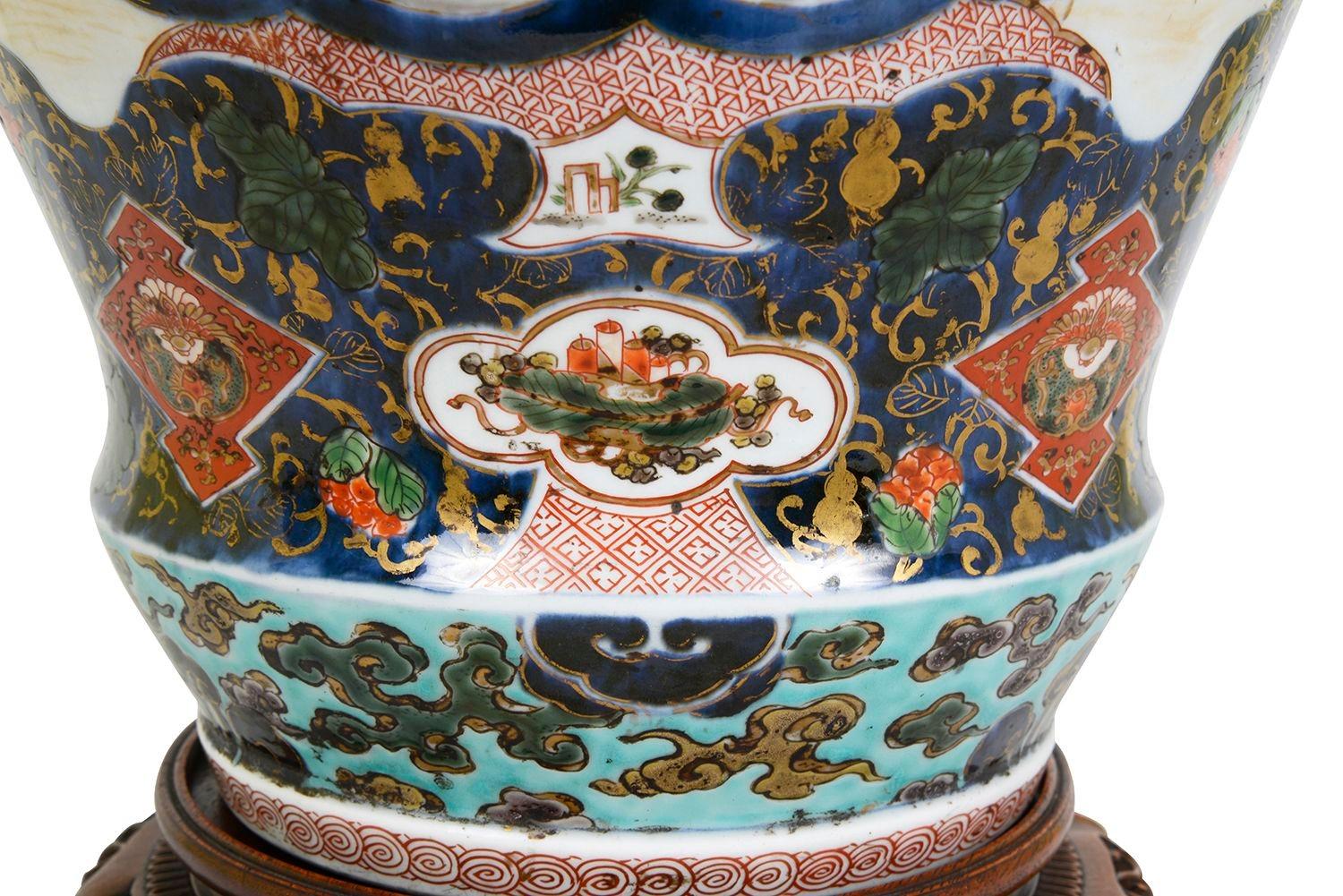 Jarrón de porcelana japonesa Arita Imari del siglo XVIII. Alrededor de 1780. en venta 4