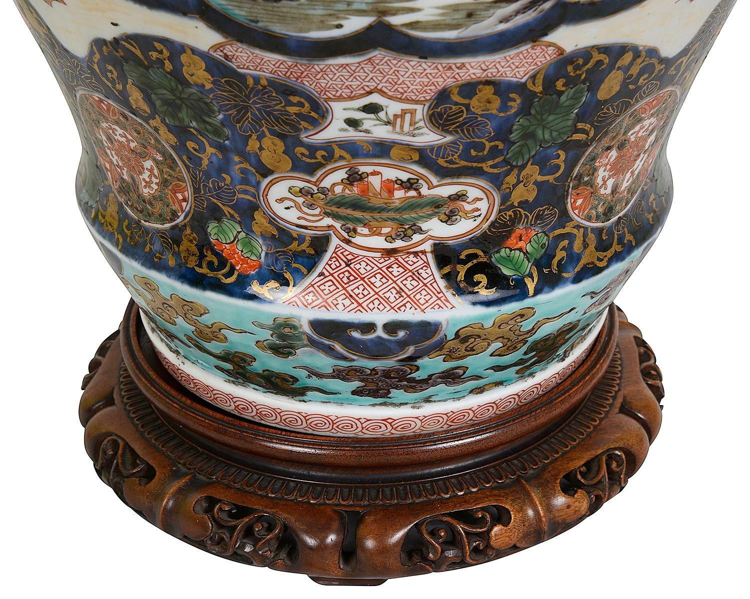 Jarrón de porcelana japonesa Arita Imari del siglo XVIII. Alrededor de 1780. en Bueno estado para la venta en Brighton, Sussex