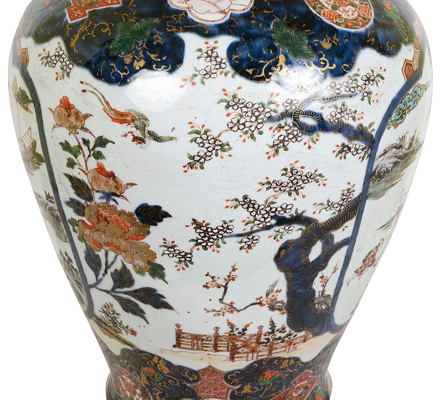 Jarrón de porcelana japonesa Arita Imari del siglo XVIII. Alrededor de 1780. en venta 1