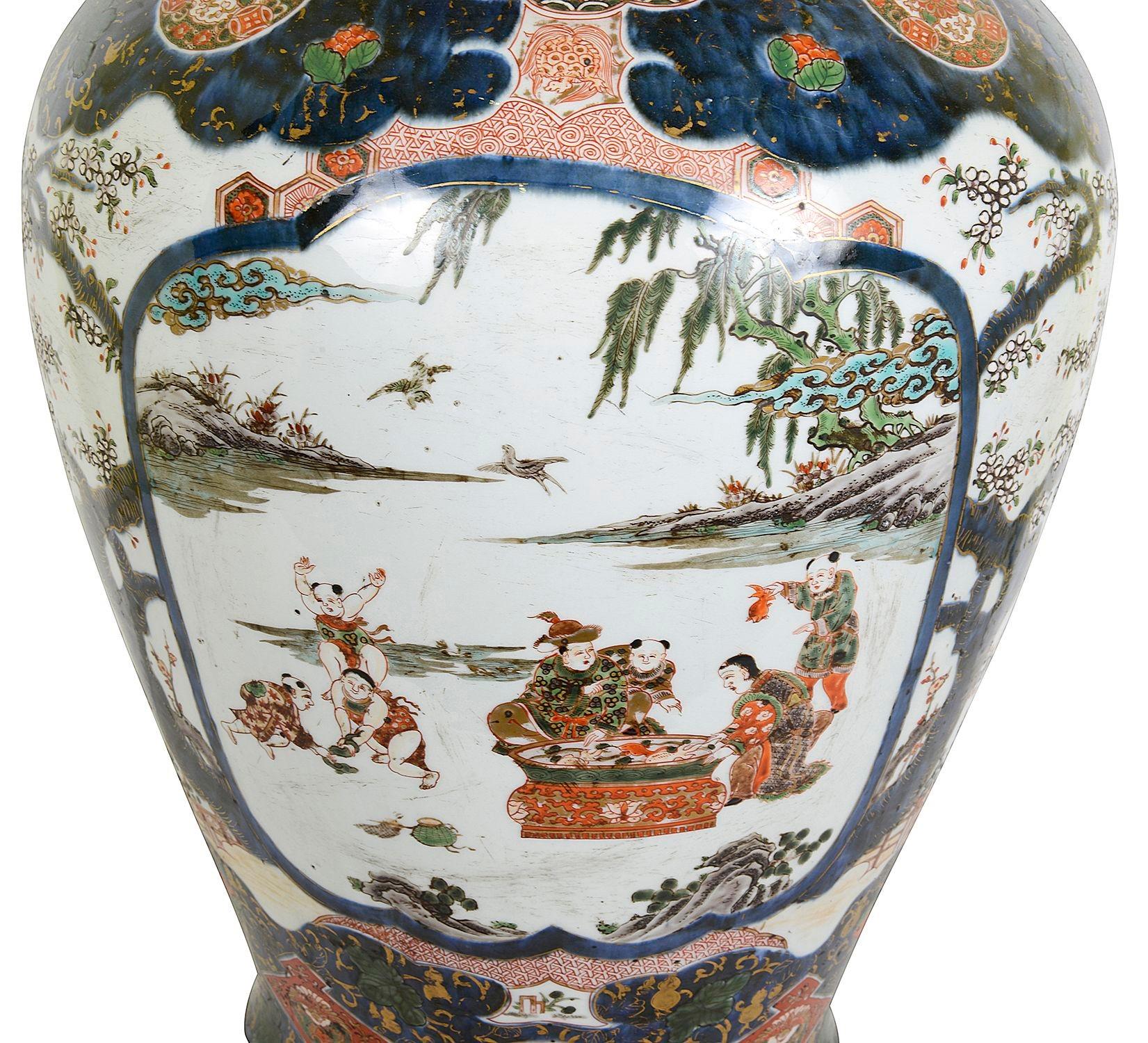 Jarrón de porcelana japonesa Arita Imari del siglo XVIII. Alrededor de 1780. en venta 3