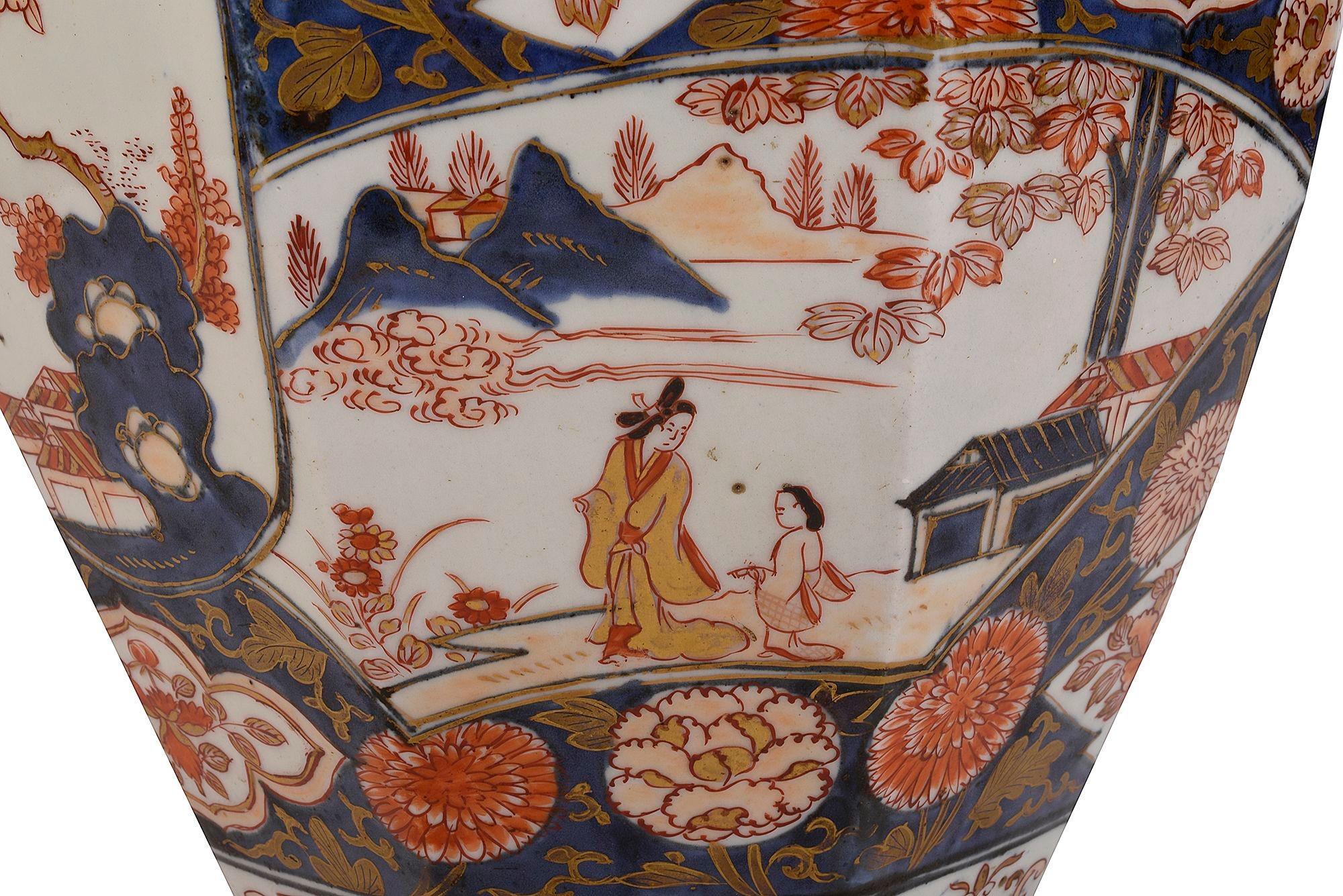 Japanische Arita-Imari-Vase/Lampe aus dem 18. Jahrhundert. (18. Jahrhundert und früher) im Angebot