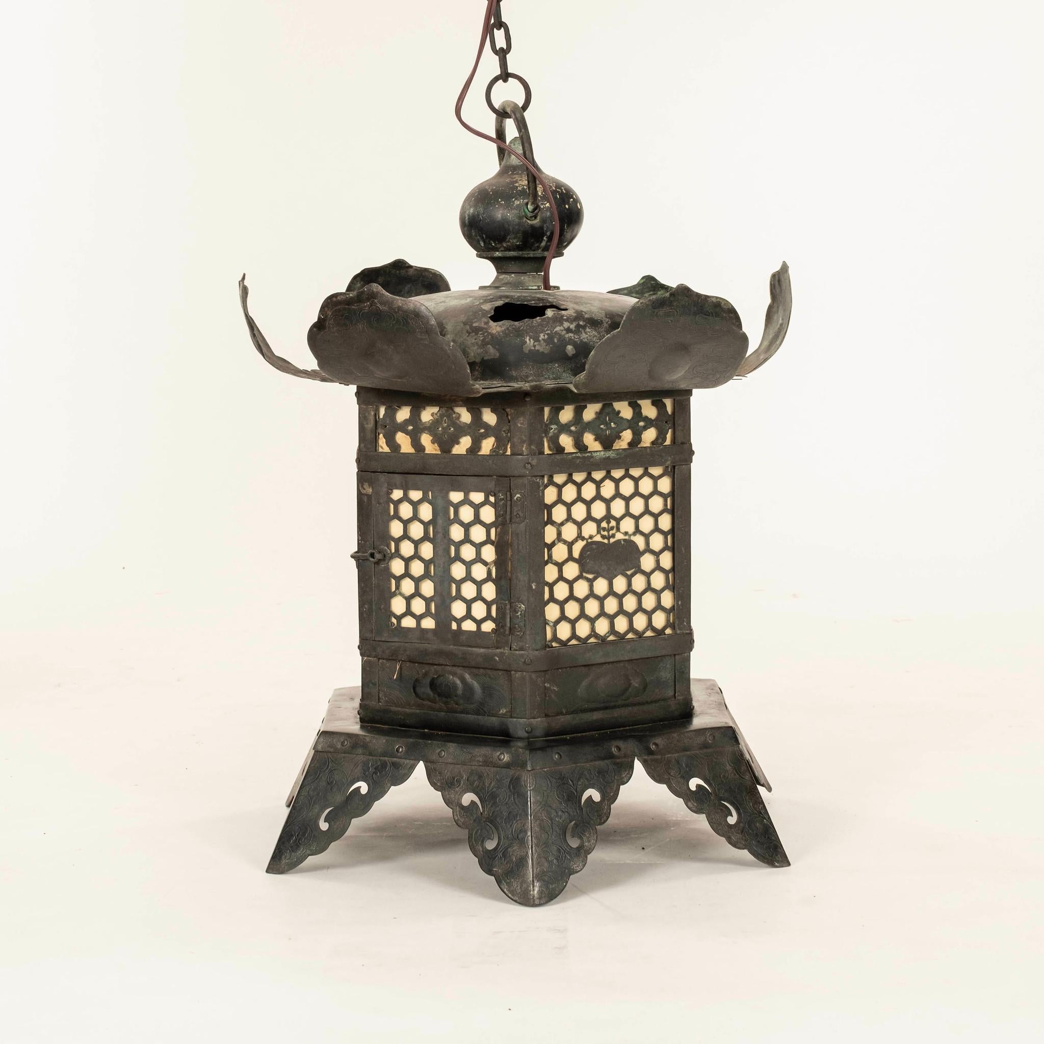 18th Century and Earlier 18th Century Japanese Bronze Tōrō Lantern For Sale