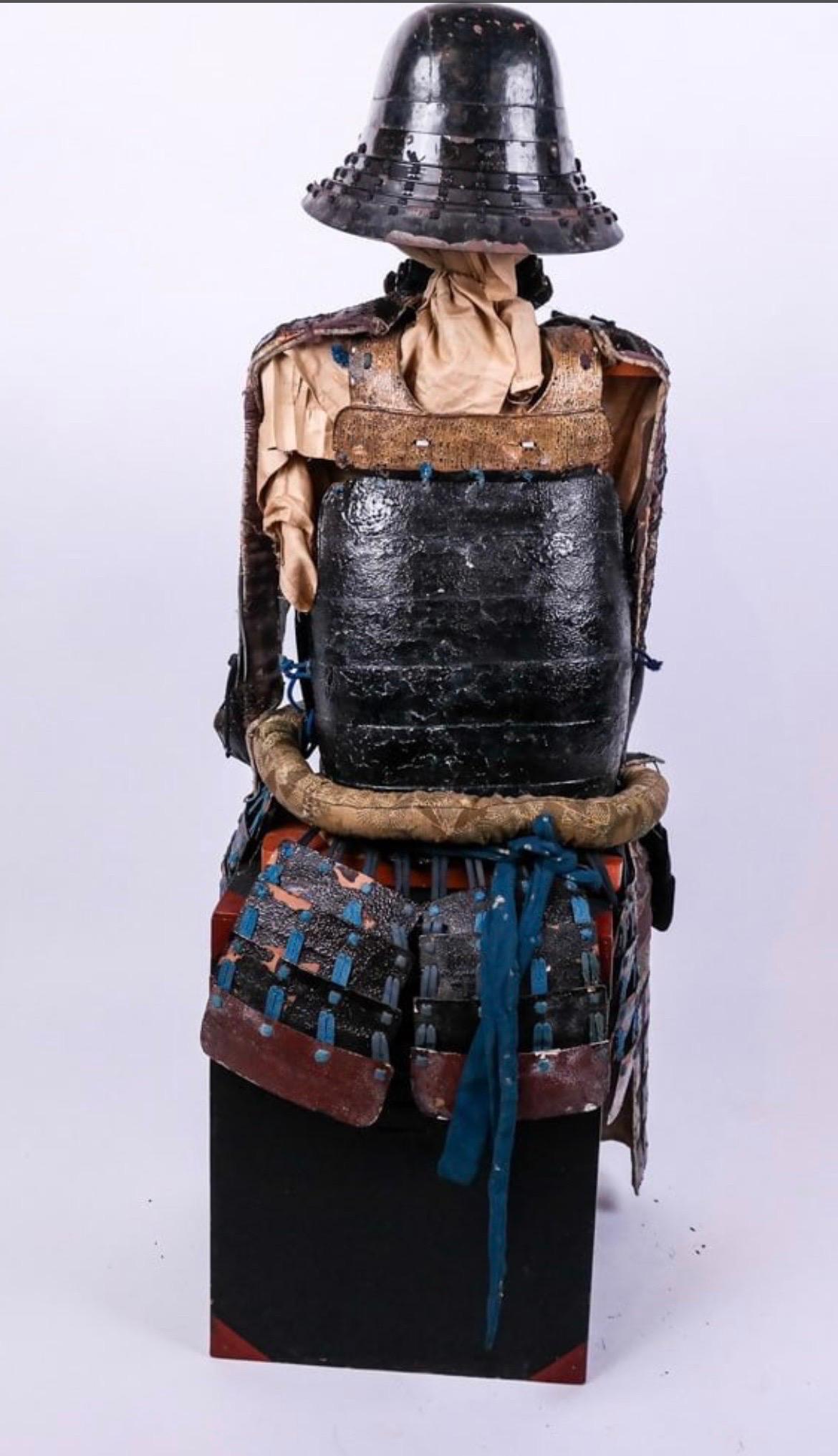 18th Century, Japanese Edo Period Lacquer & Chain Mail Suit of Samurai Armor For Sale 1