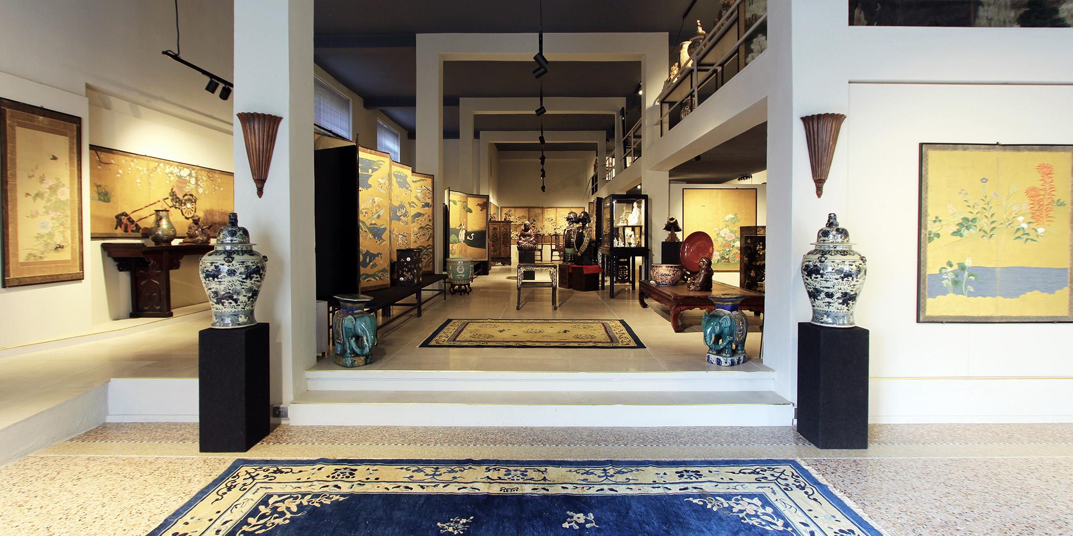 XVIIIe siècle et antérieur Paravent japonais à feuilles d'or du 18e siècle en vente