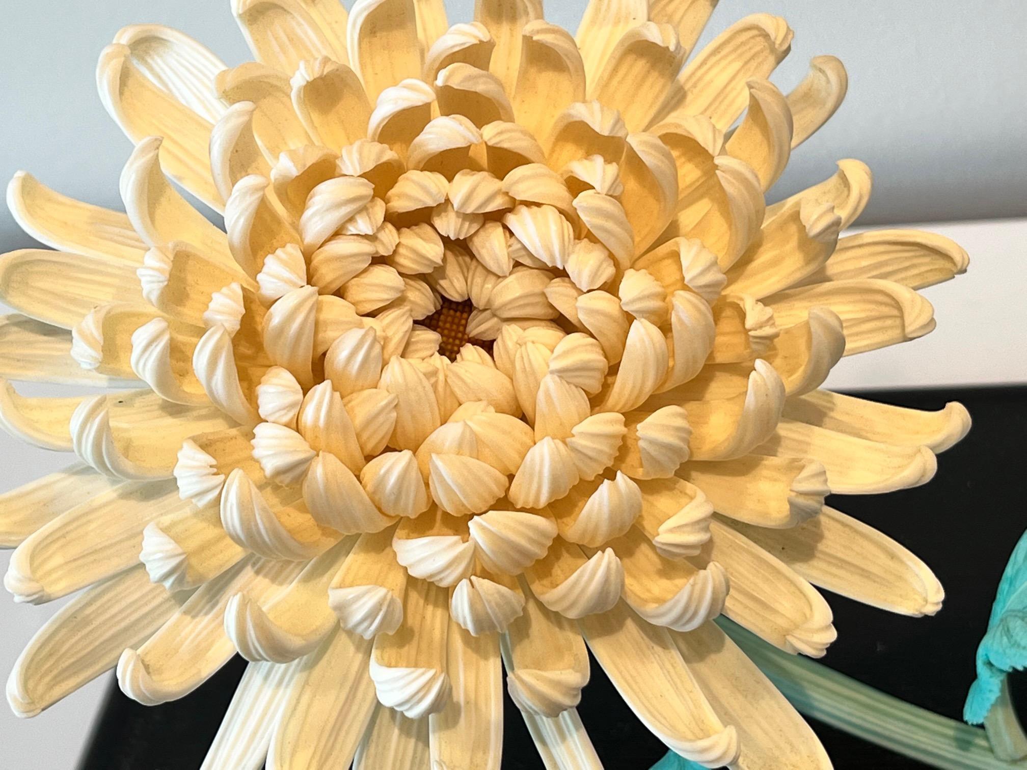 18th Century Japanese Hand-Carved Fully Blossomed Chrysanthemum Flower Figurine  1