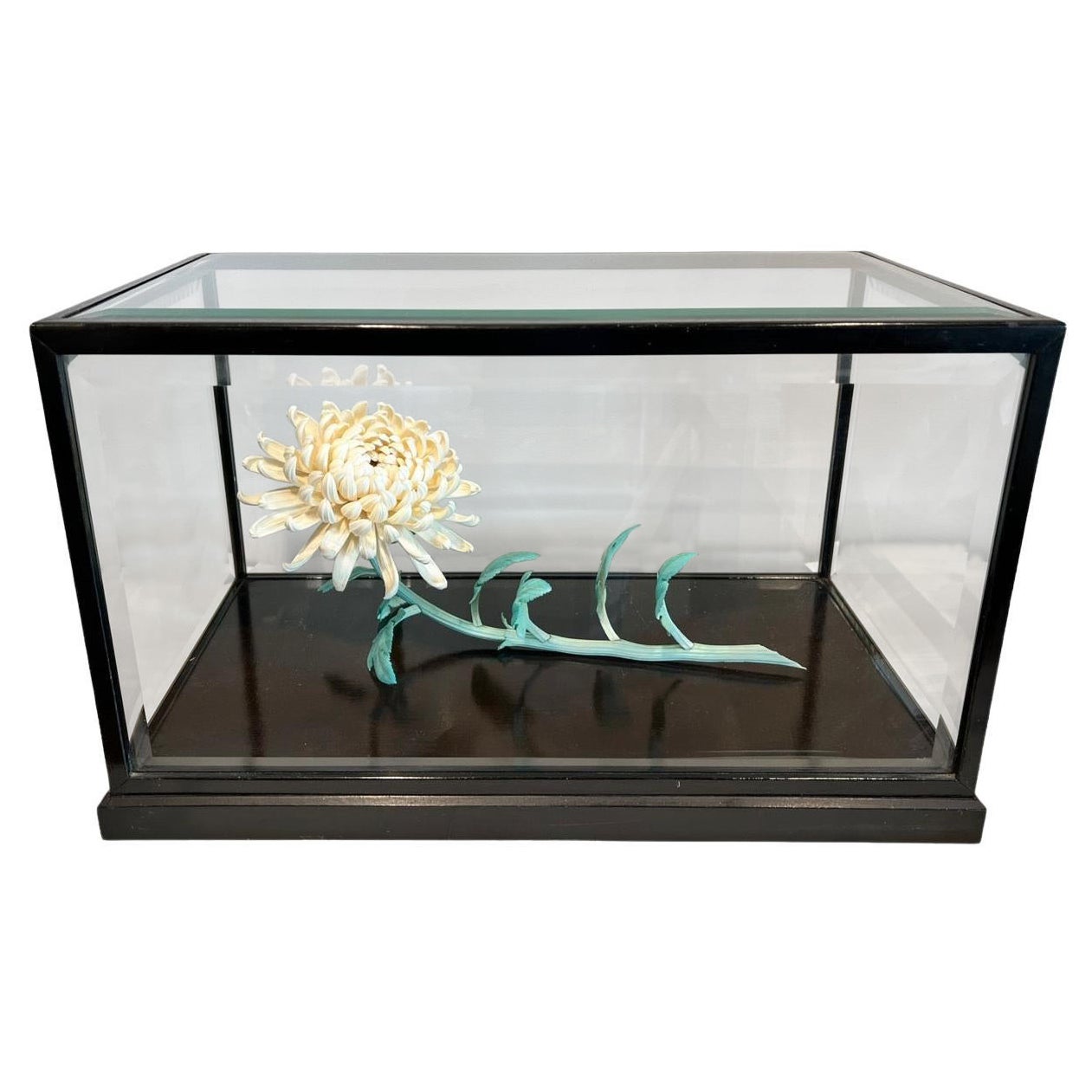 Japanische handgeschnitzte, voll geblümte Chrysanthemenblumenfigur aus dem 18. Jahrhundert im Angebot