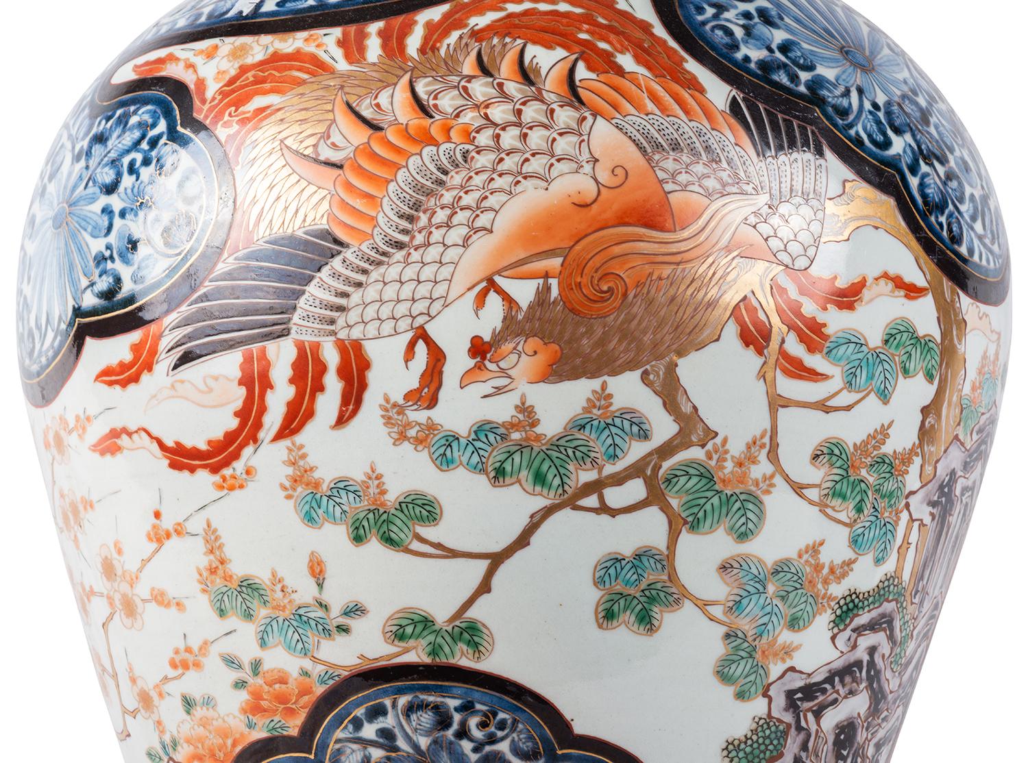 18th Century Japanese Imari Lidded Vase 8