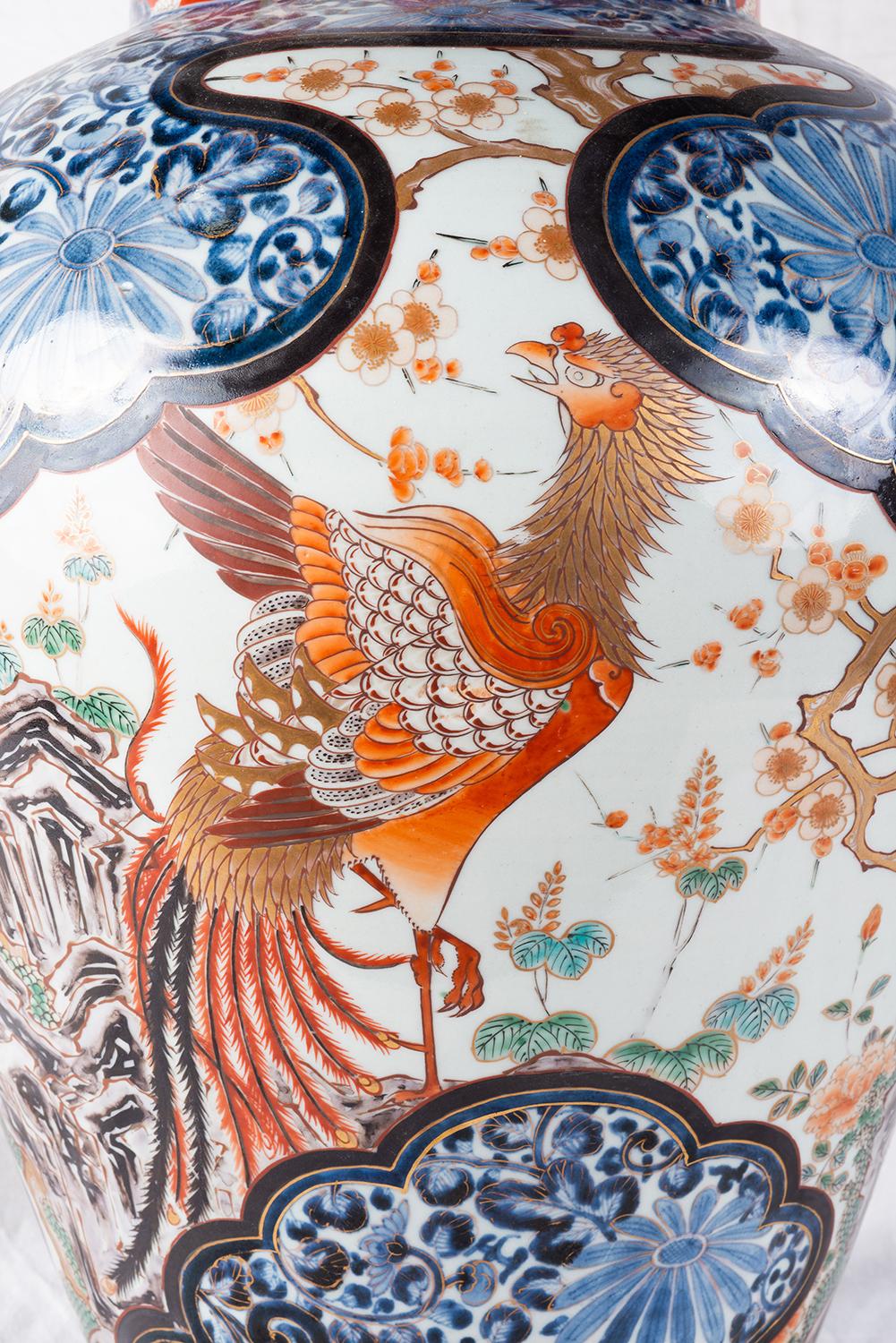 18th Century Japanese Imari Lidded Vase 3