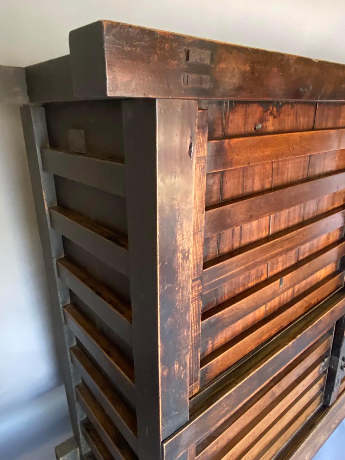 Antique Japanese Karuma Tansu In Good Condition For Sale In Los Angeles, CA