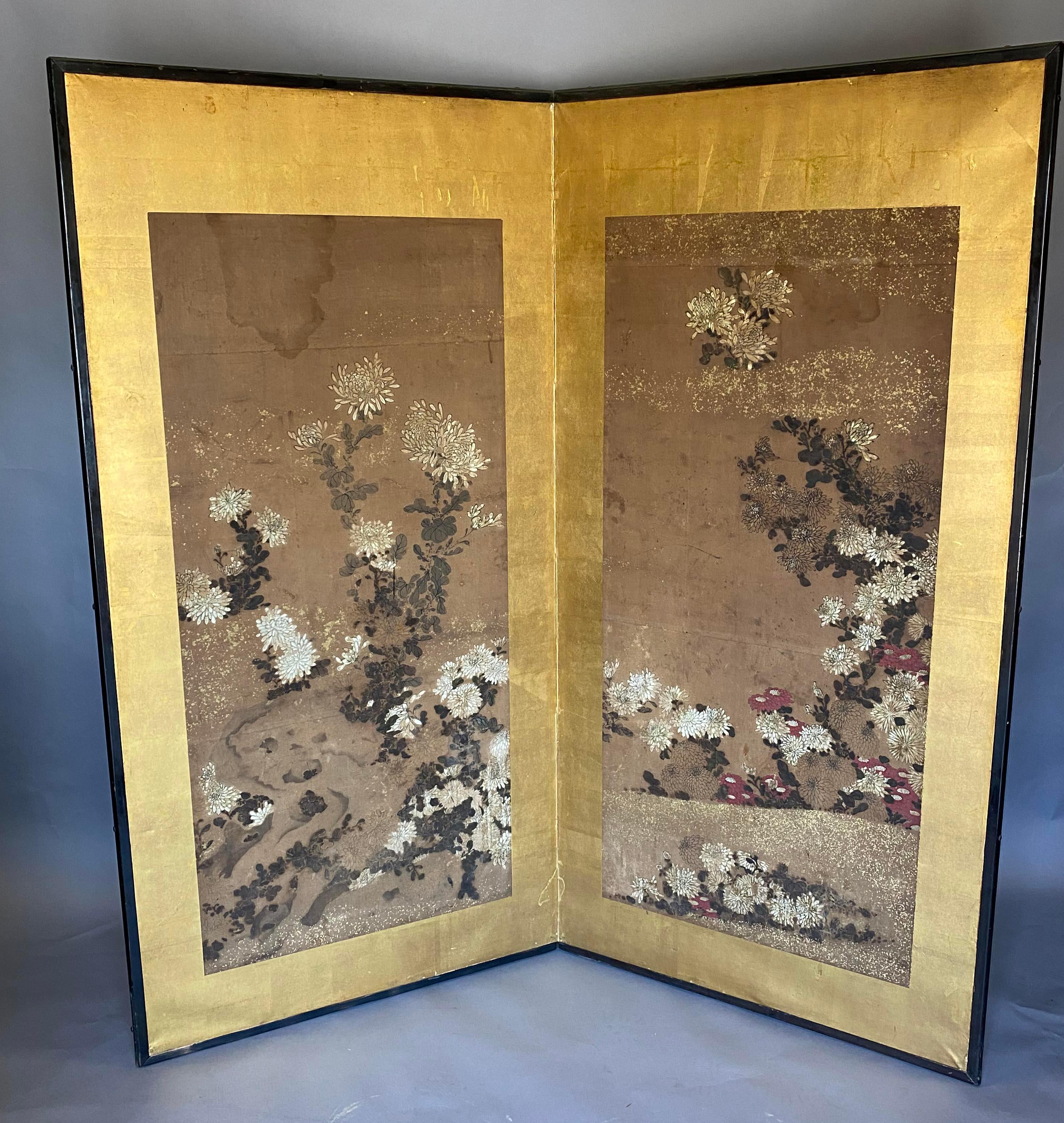 Late 18th early 19th century Edo period Kiku chrysanthemum painting on gold. It has old water stains, a repaired tear in front, a repaired base and a few tears on back side, none of which detracts from the delicate, elegant painting of the white
