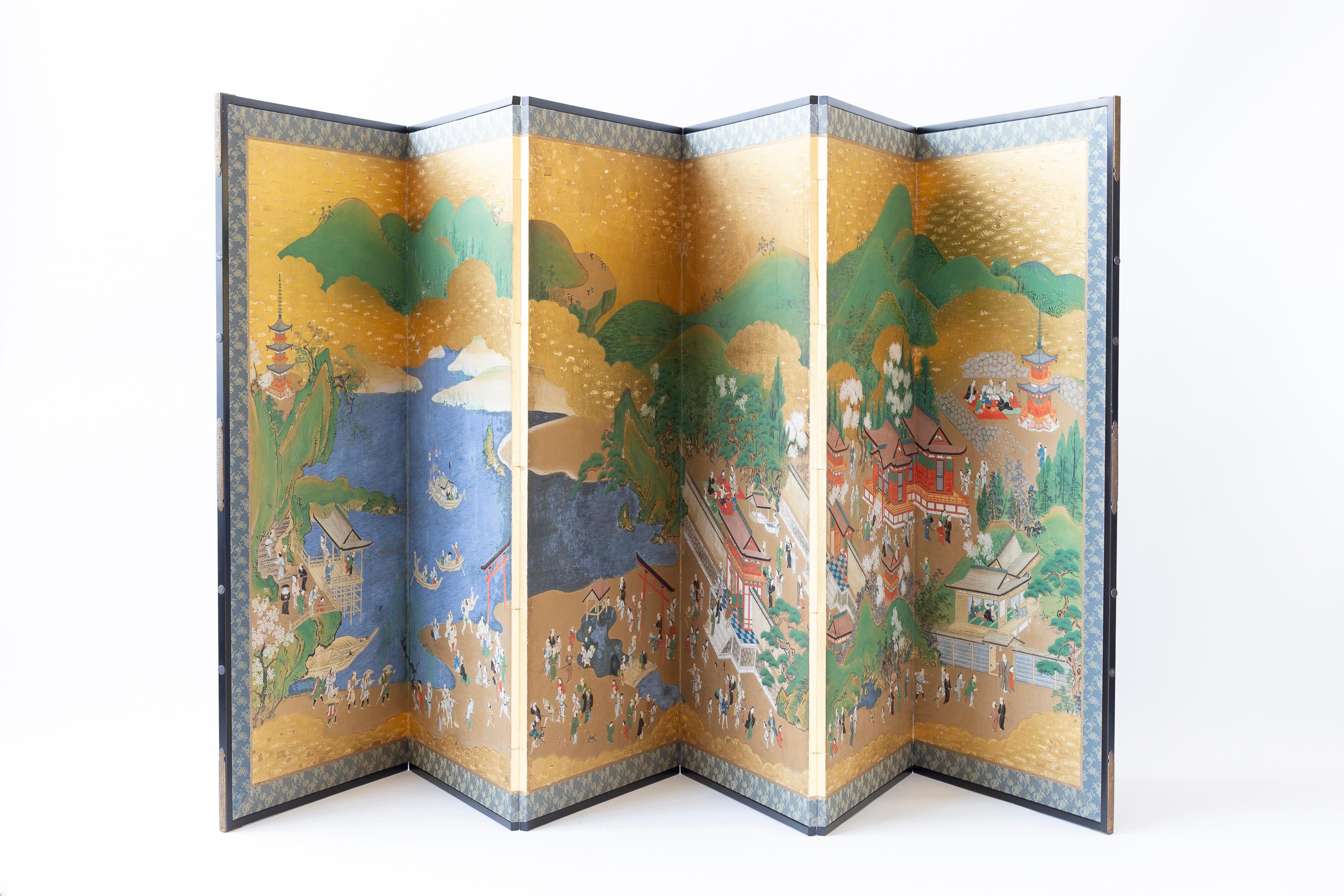 Paravent japonais du XVIIIe siècle avec scènes de village sur feuilles d'or Bon état - En vente à New York, NY