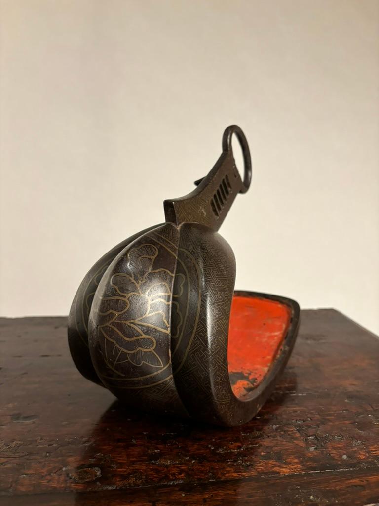Hand-Crafted 18th Century Japanese Silver Inlaid Iron Shogun Stirrup (Abumi) Red Lacquer For Sale