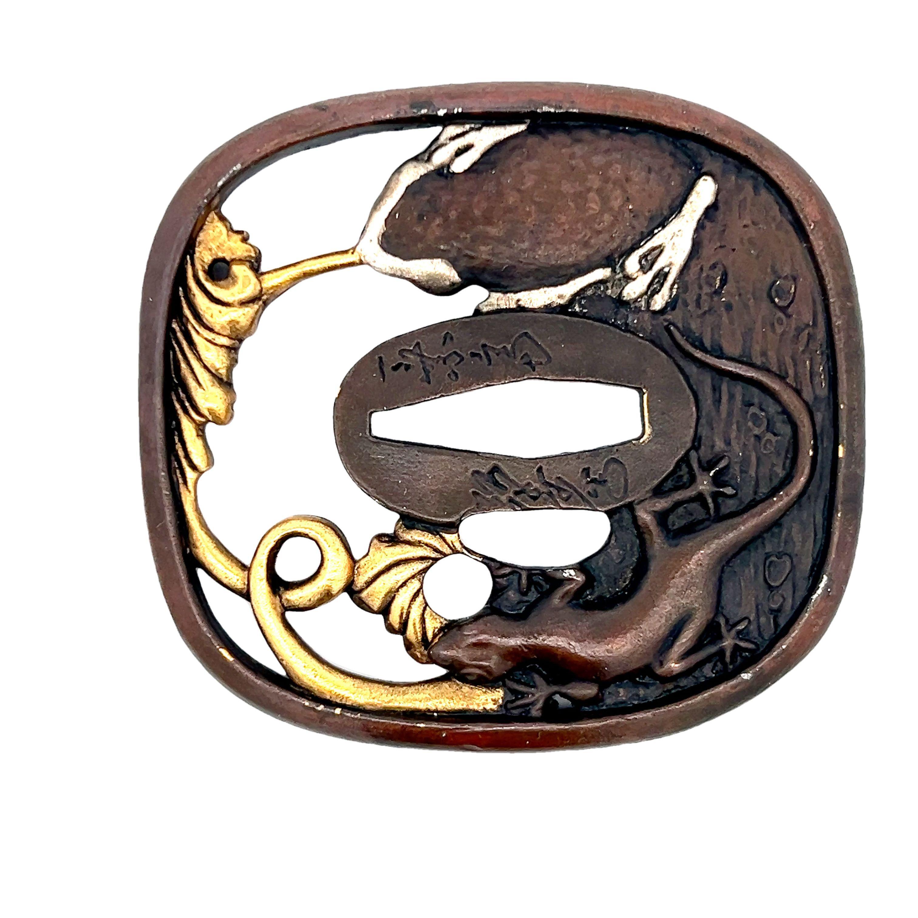 Tsuba japonais du 18e siècle avec décoration en or jaune 18 carats en vente 2