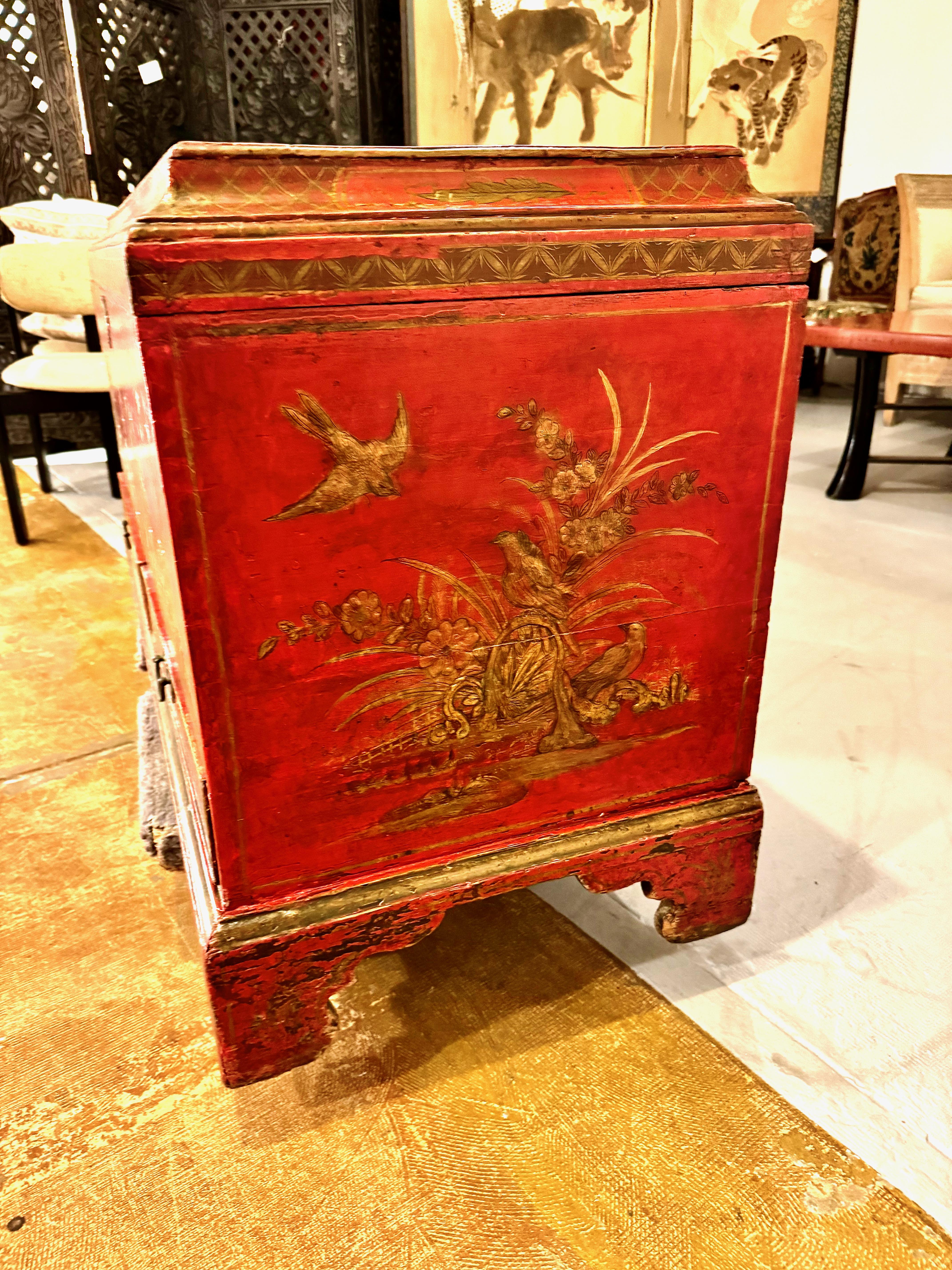 Chinoiserie/Japanischer Koffer oder Kommode, 18. Jahrhundert (Englisch) im Angebot