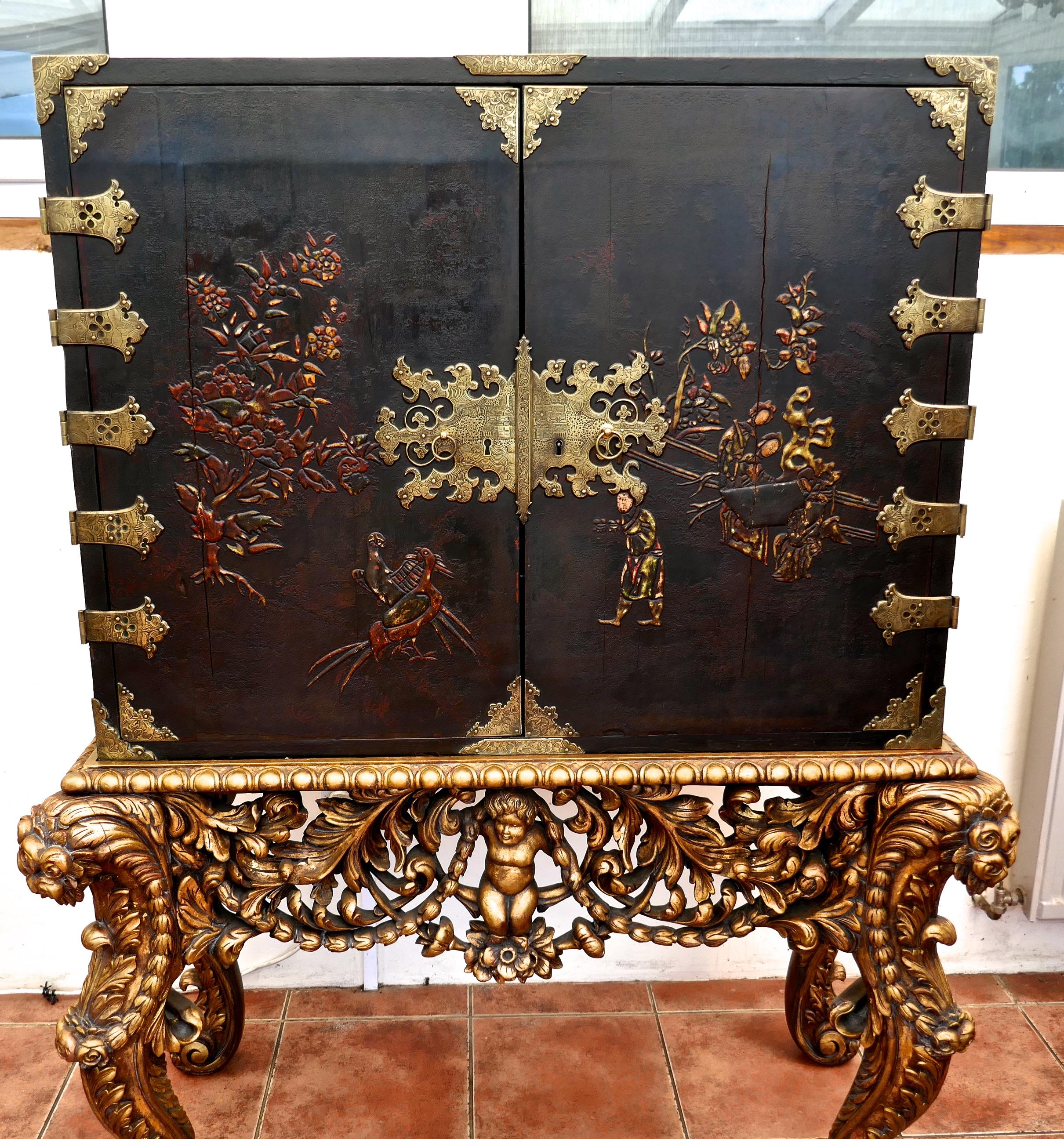 18th Century Japanned Collectors Cabinet on Stand, Clive of India 10