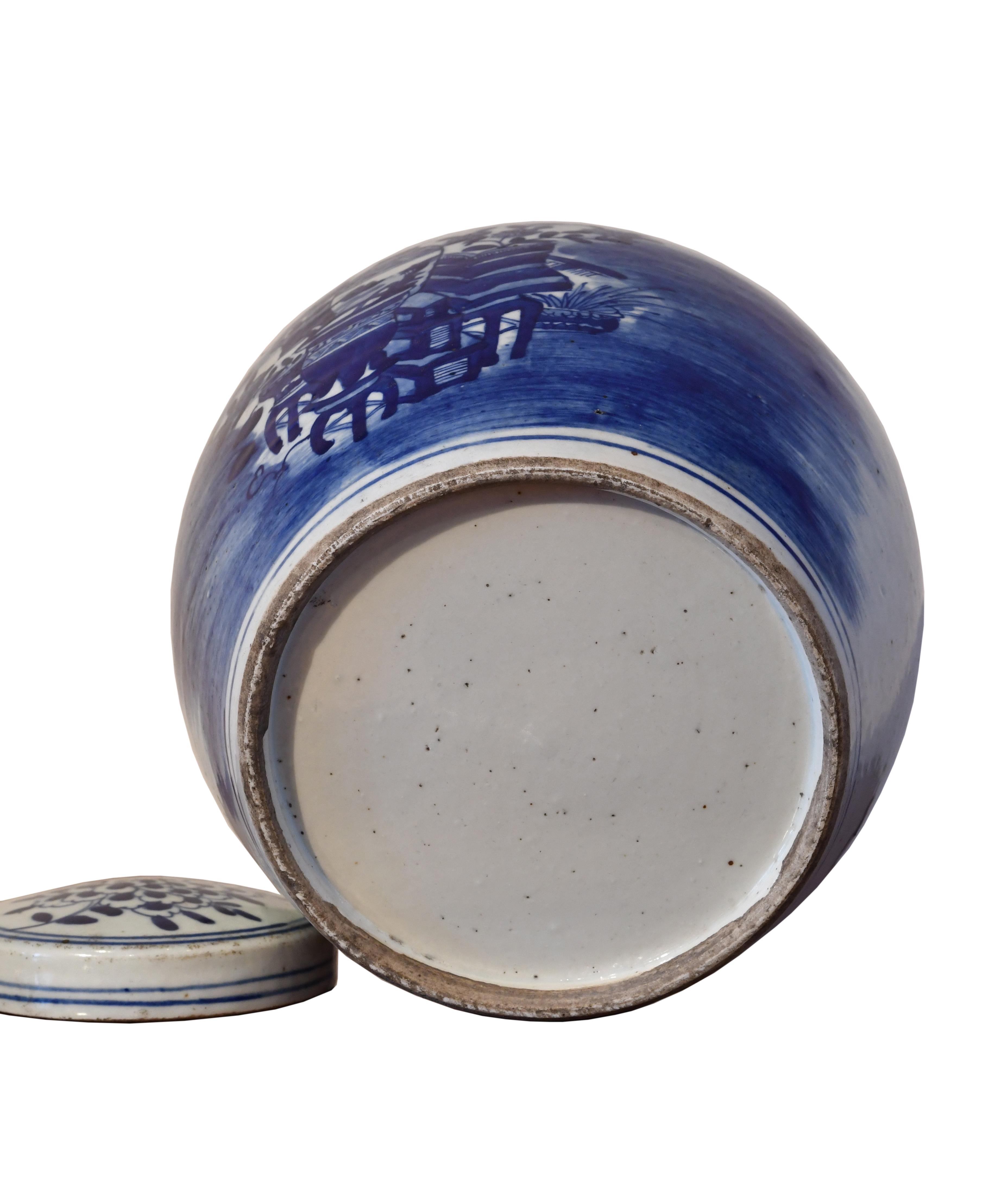 Kangxi-Porzellangefäß aus blauem und weißem chinesischem Kangxi-Porzellan mit Hundert Schätzen-Motiv, um 1750 im Zustand „Gut“ im Angebot in Miami, FL