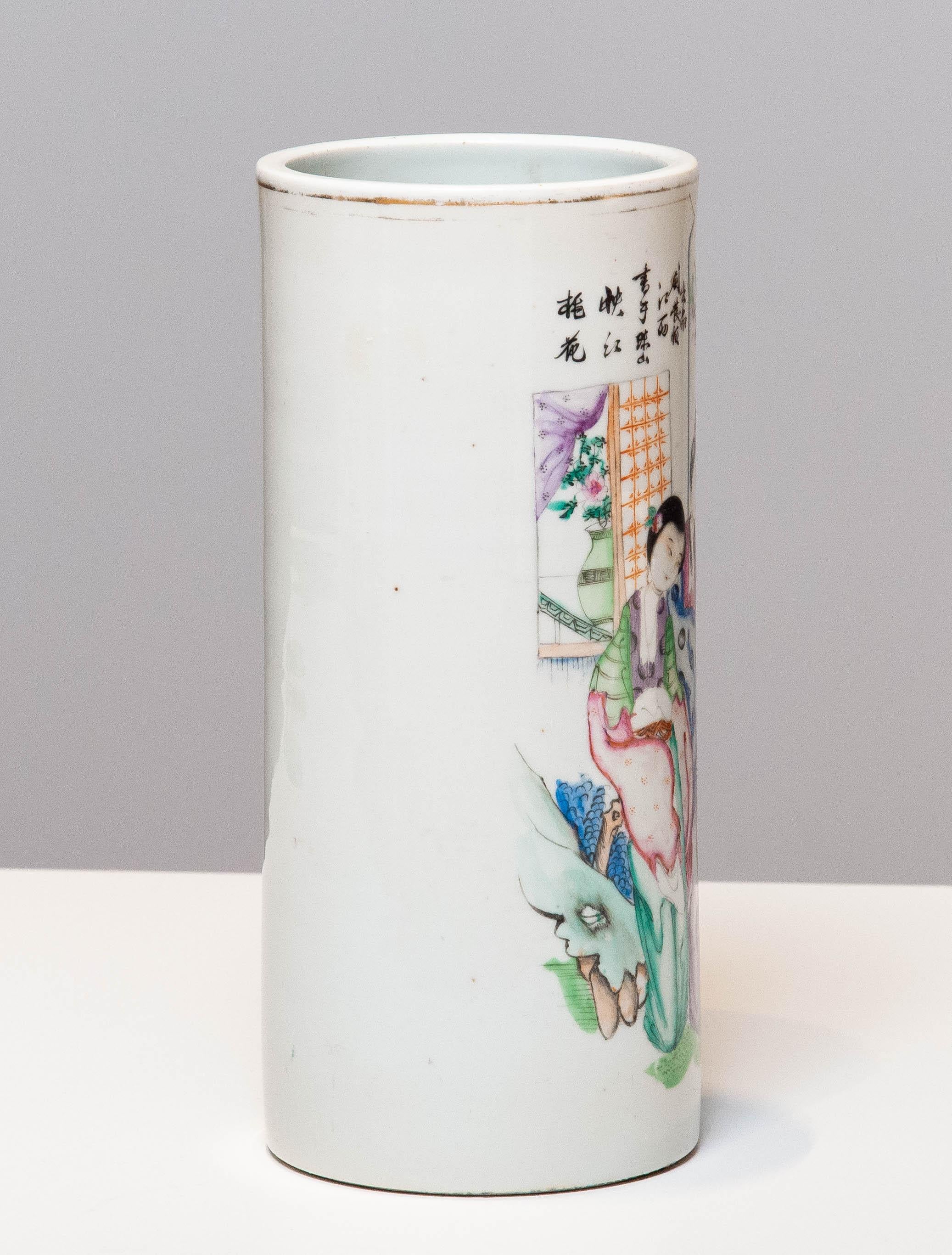 Émail Vase à brosse en porcelaine de la famille rose du 19e siècle. en vente