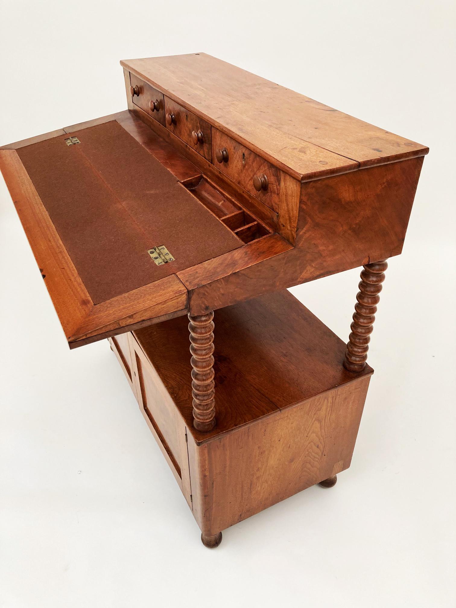18. Jahrhundert Kentucky Butternut Damen Schreibtisch im Angebot 1