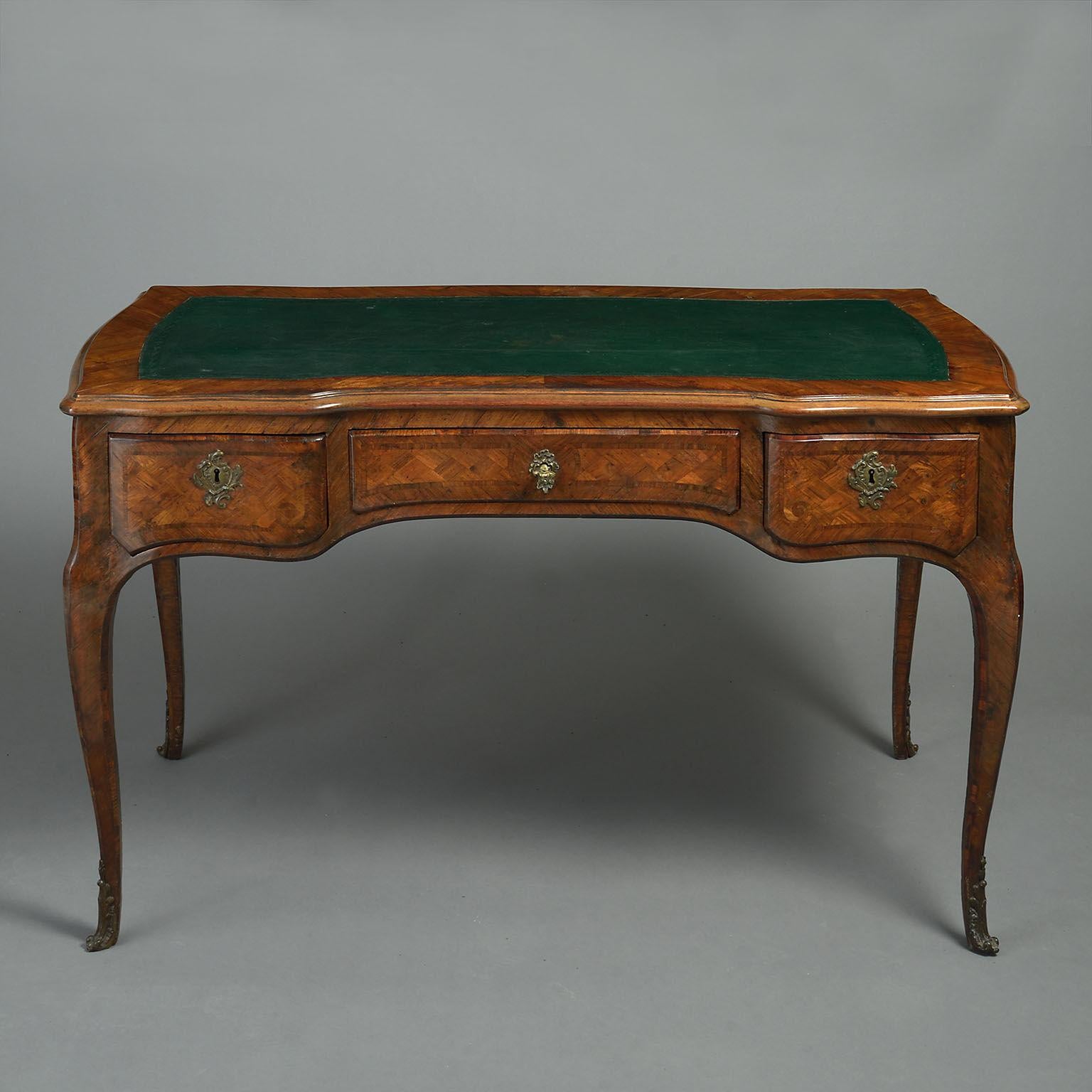 18th Century Kingwood and Tulipwood Parquetry Serpentine Bureau-Plat In Good Condition In London, GB