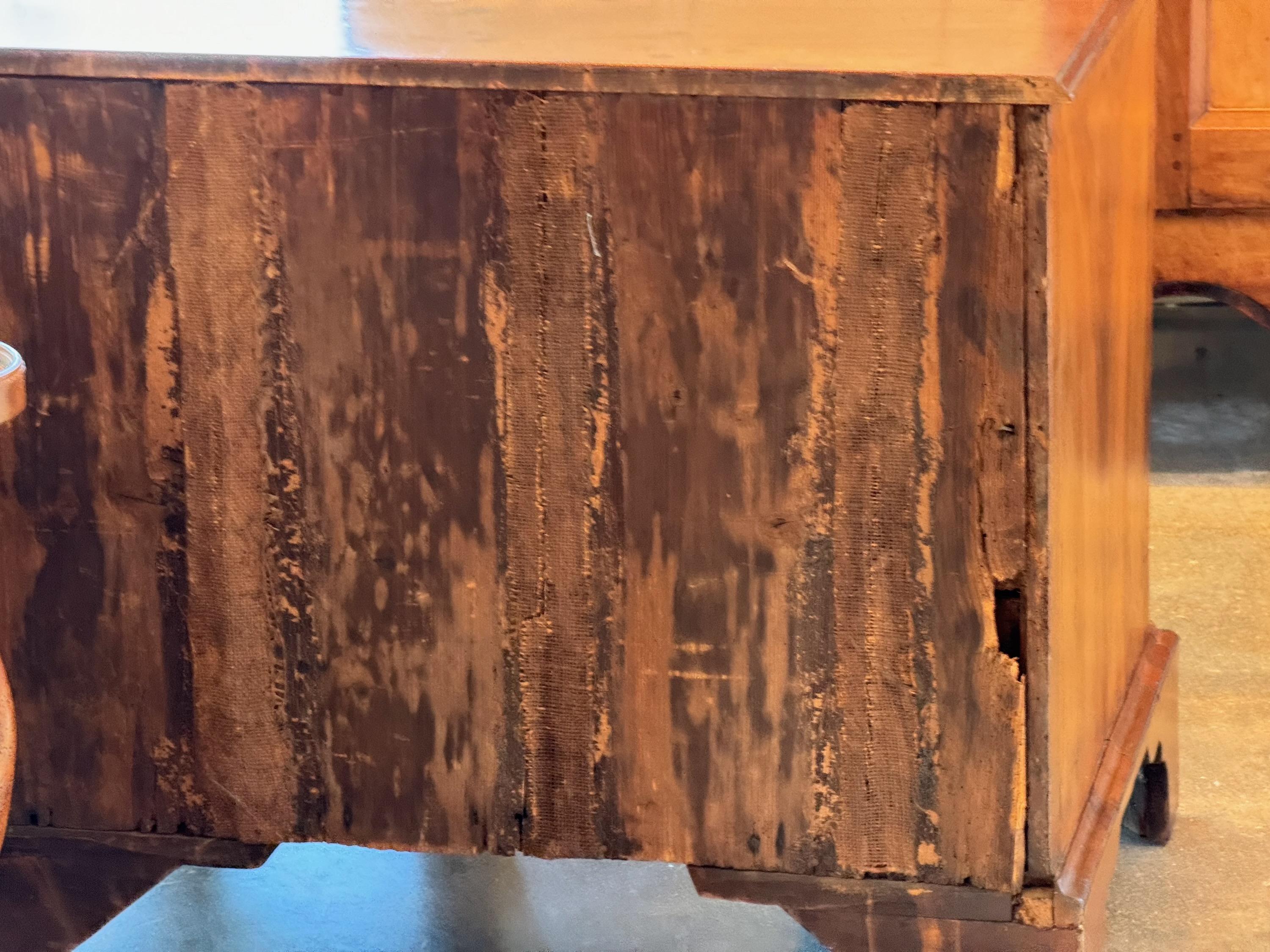 Walnut 18th Century Kneehole Desk For Sale