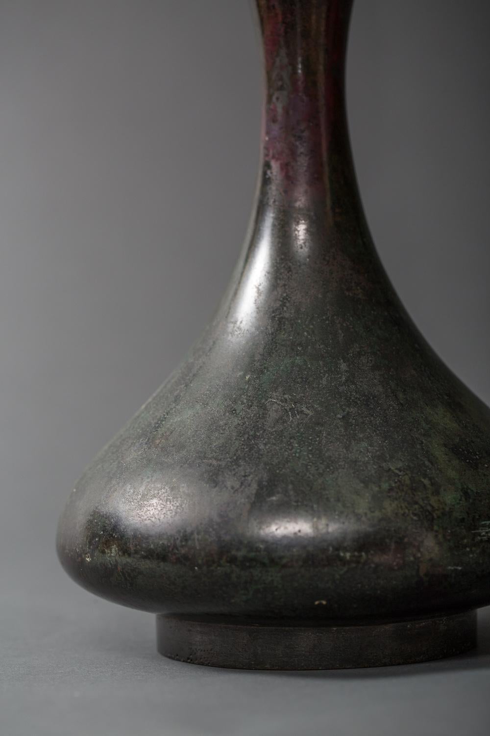 18th Century Korean Bronze Vase In Good Condition In Hudson, NY