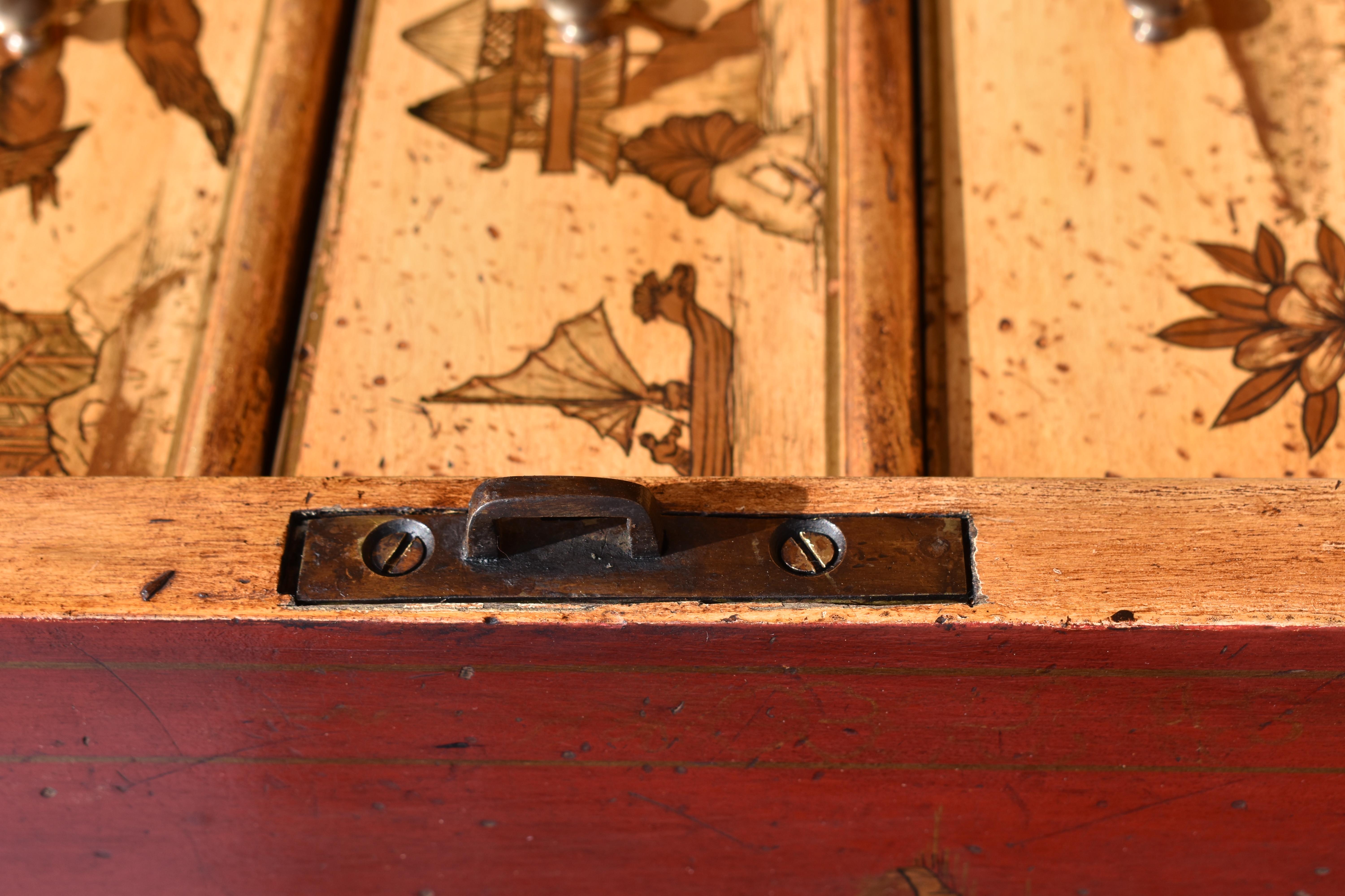 18th Century Lacquer and Gilt Chinoiserie Bureau Bookcase For Sale 7