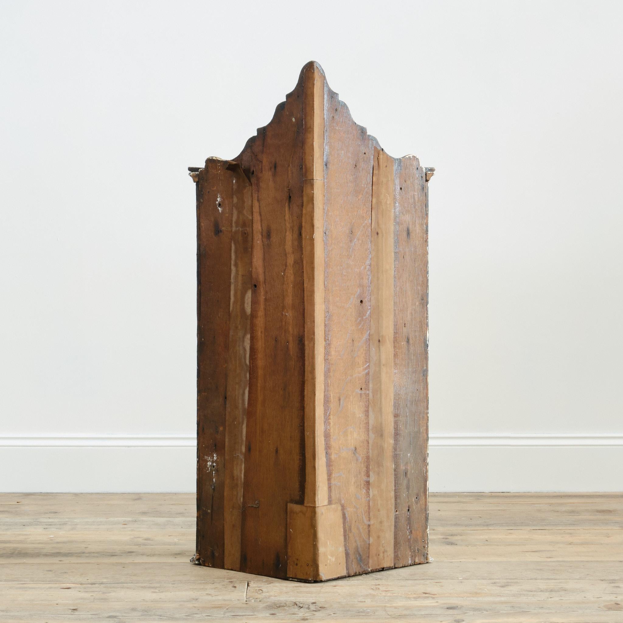 Late 18th Century 18th century Lacquered chinoiserie corner cupboard