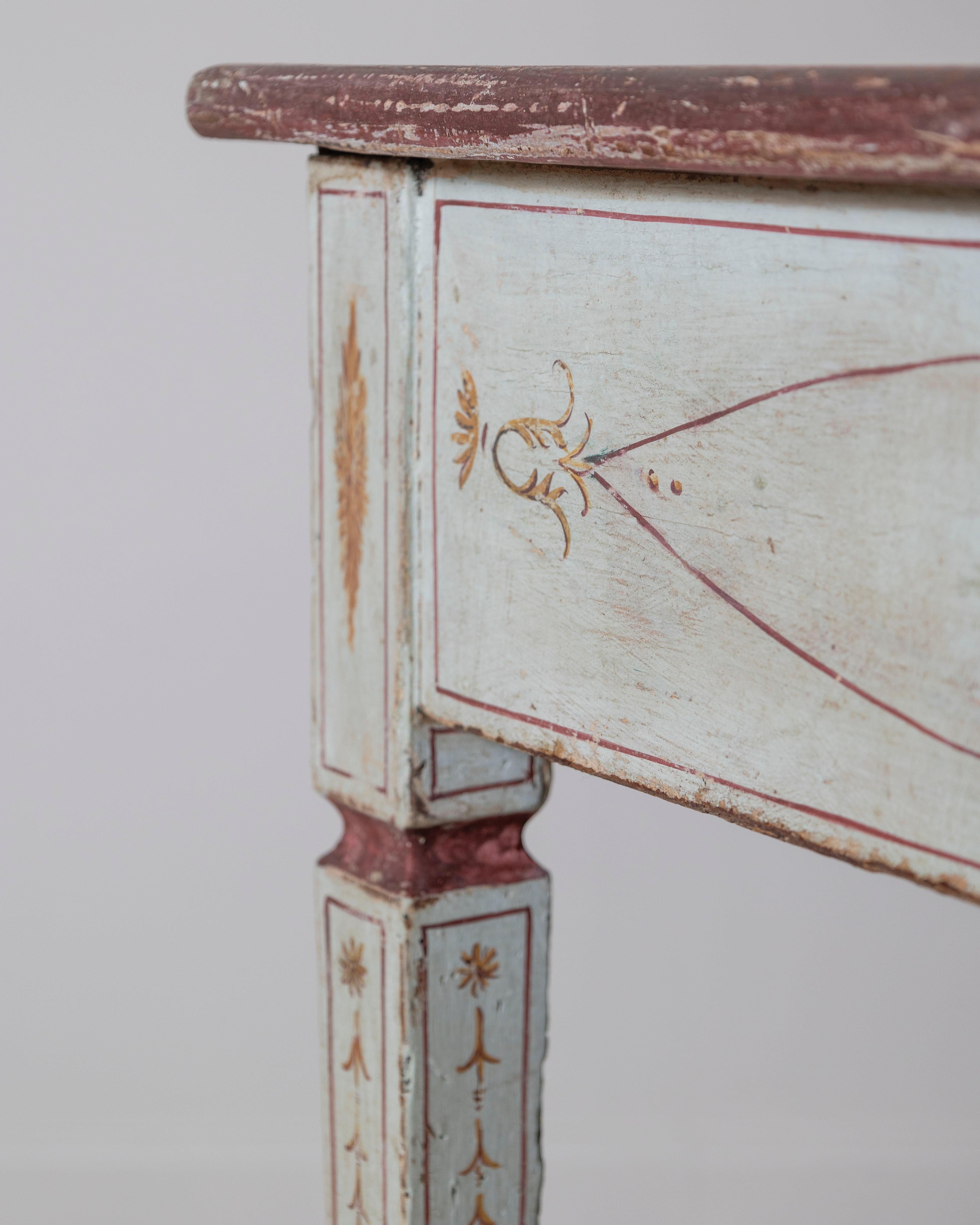 18th Century Lacquered Tuscan Desk Table with Hand Painted Decoration For Sale 8