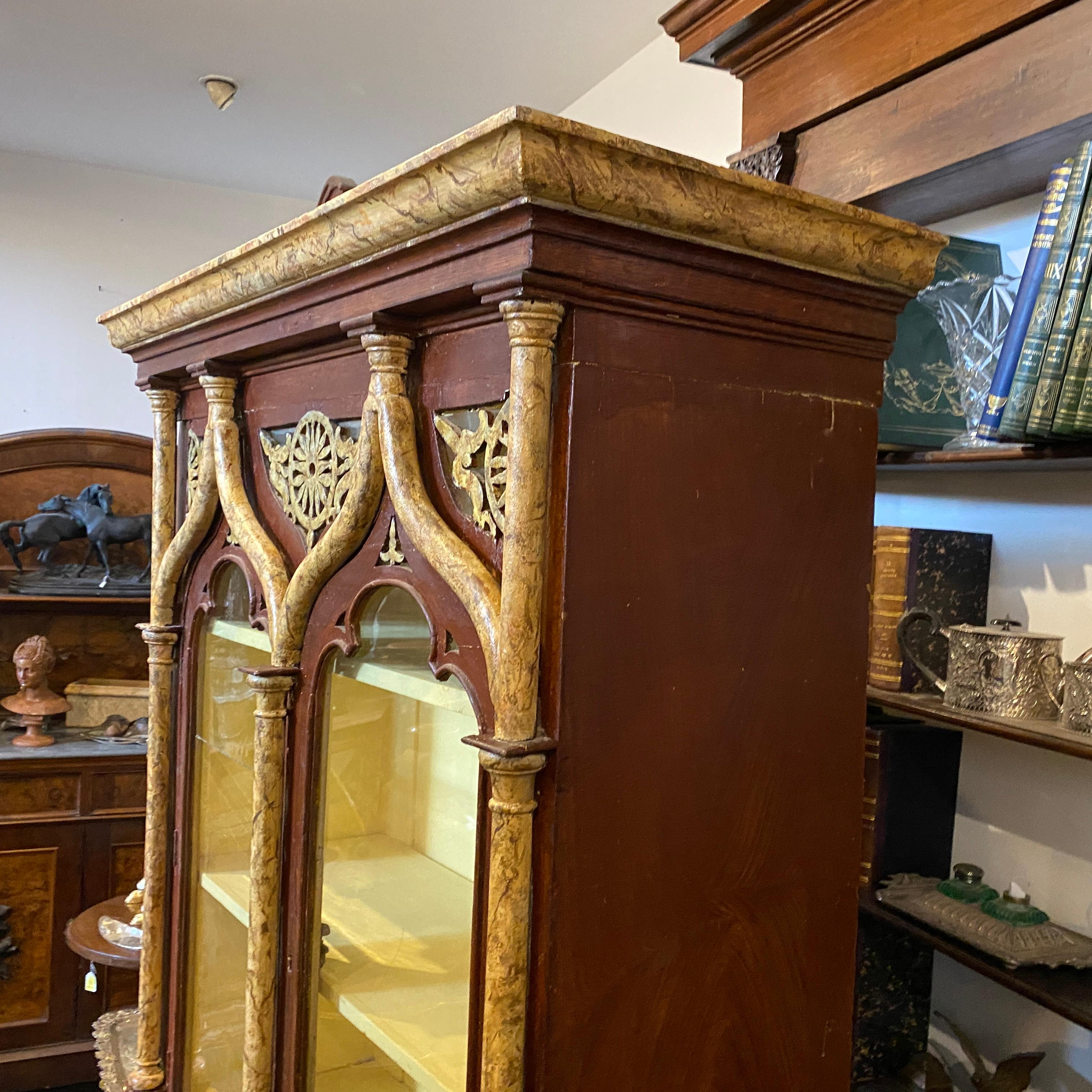 18th Century Lacquered Wood Neo Gothic Sicilian Display Cabinet 1