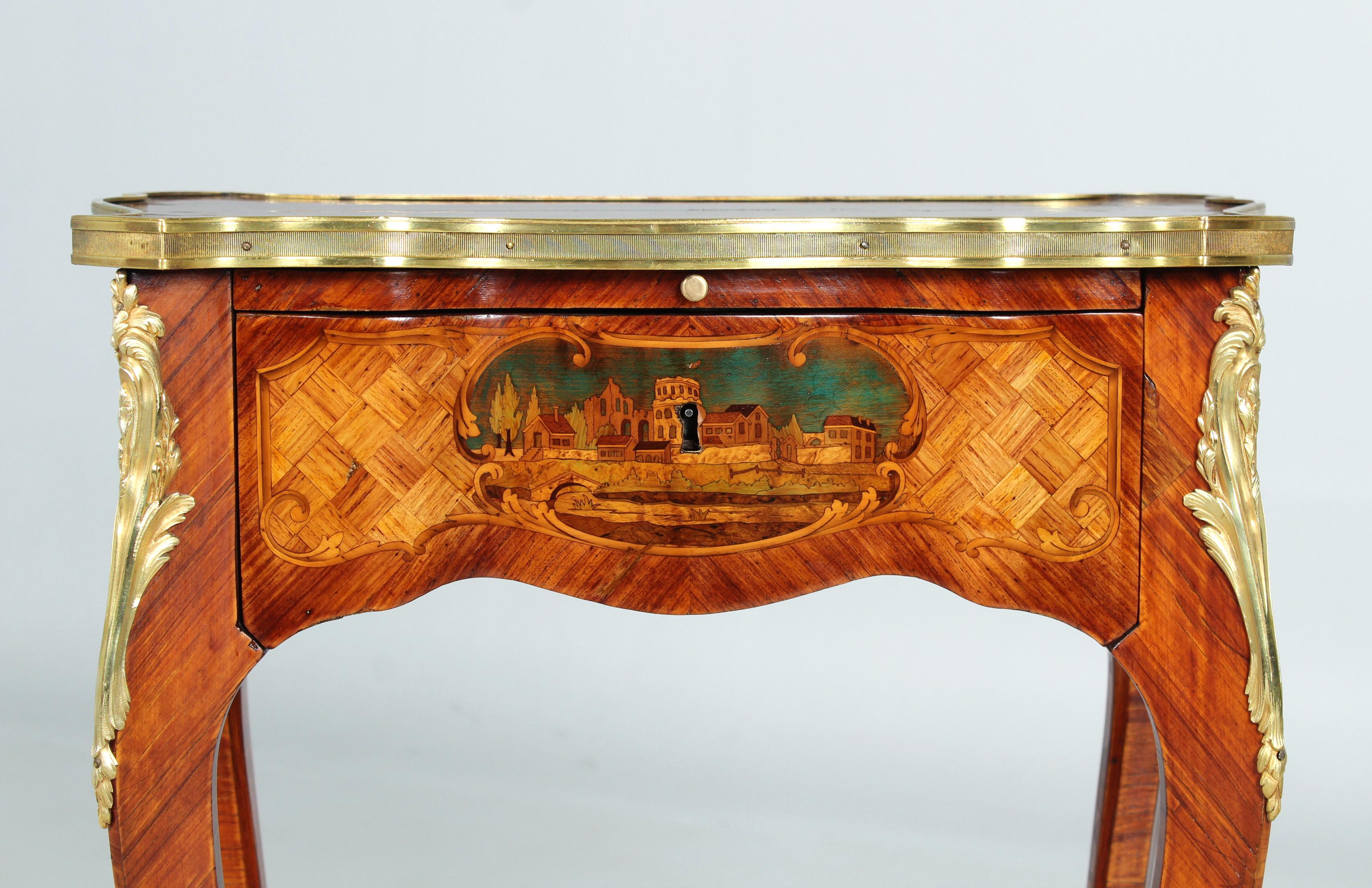 Finely marquetry ladies' desk, attributed to Alfred-Emmanuel-Louis Beurdeley

Paris
Rosewood and others
circa 1880

Dimensions: H x W x D: 74 x 55 x 36 cm

Description:
Rare and extremely high quality ladies' desk.

The curved legs stand in sabots