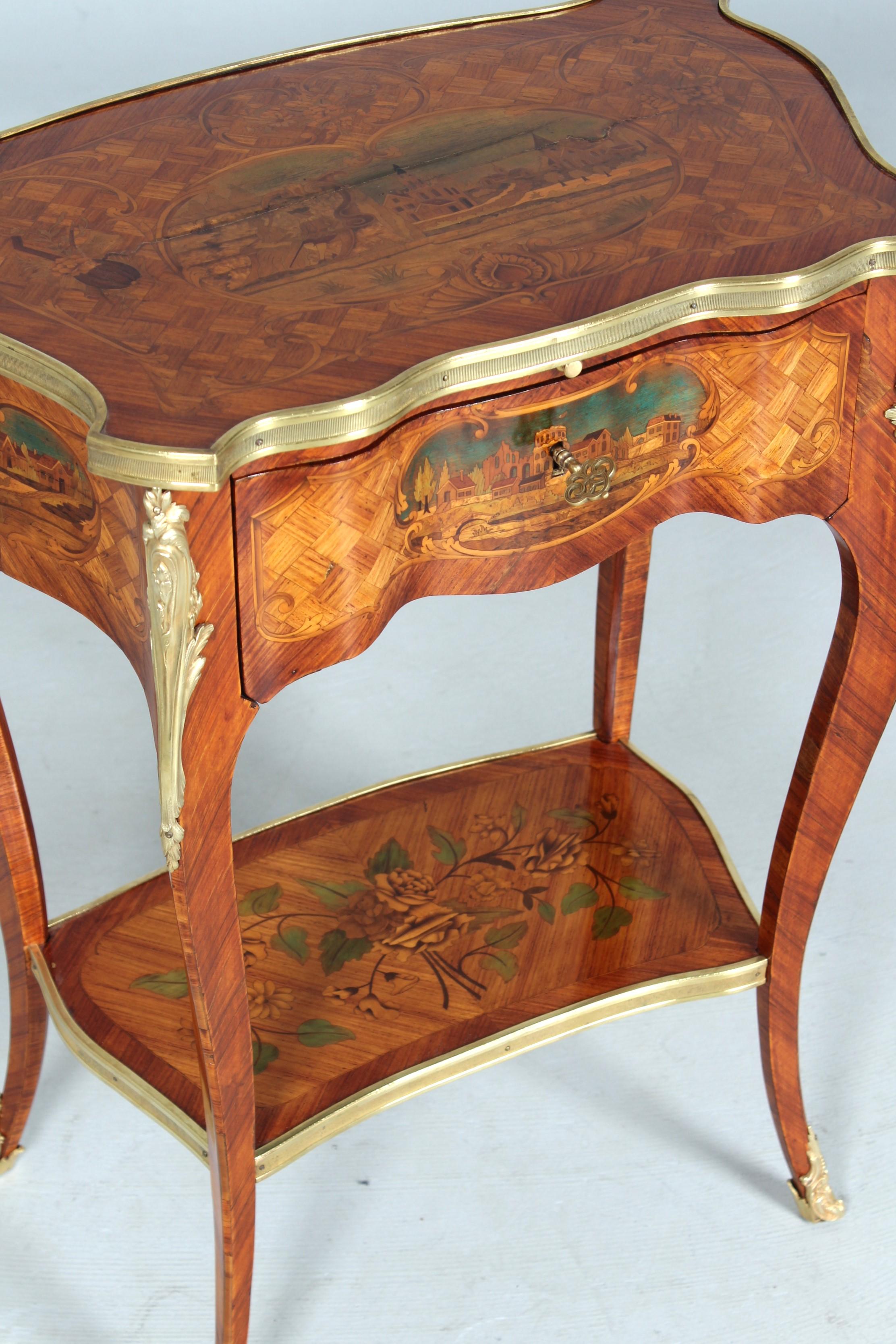 French  Ladies Desk with Fine Marquetry, Attributed to Beurdeley, Paris, circa 1880 For Sale